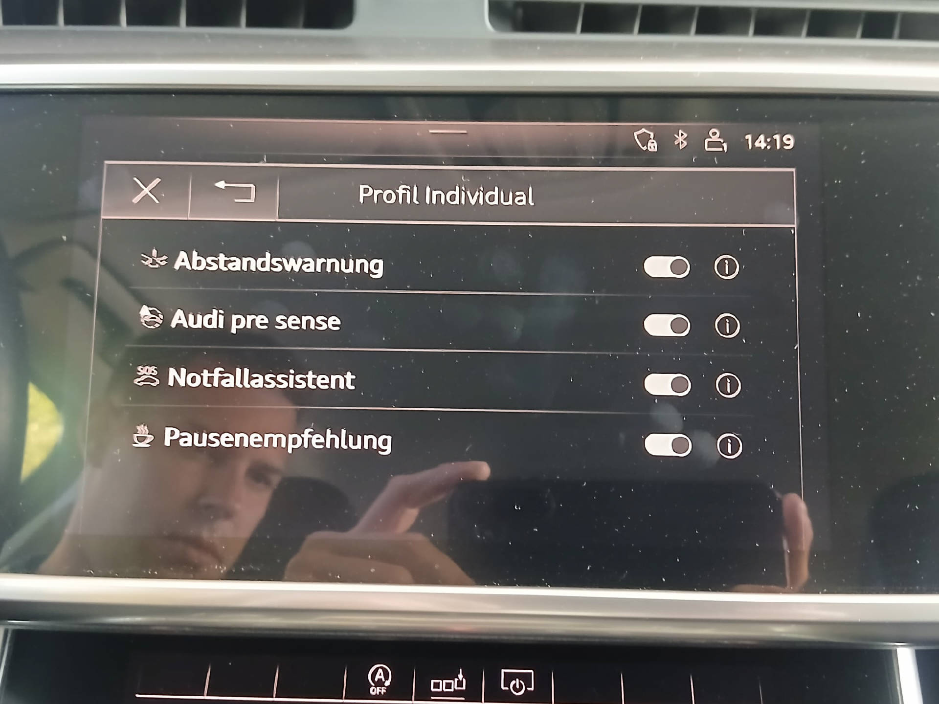 AUDI A6 Avant 2.0 40 TDI Attraction quattro S-Tronic-12