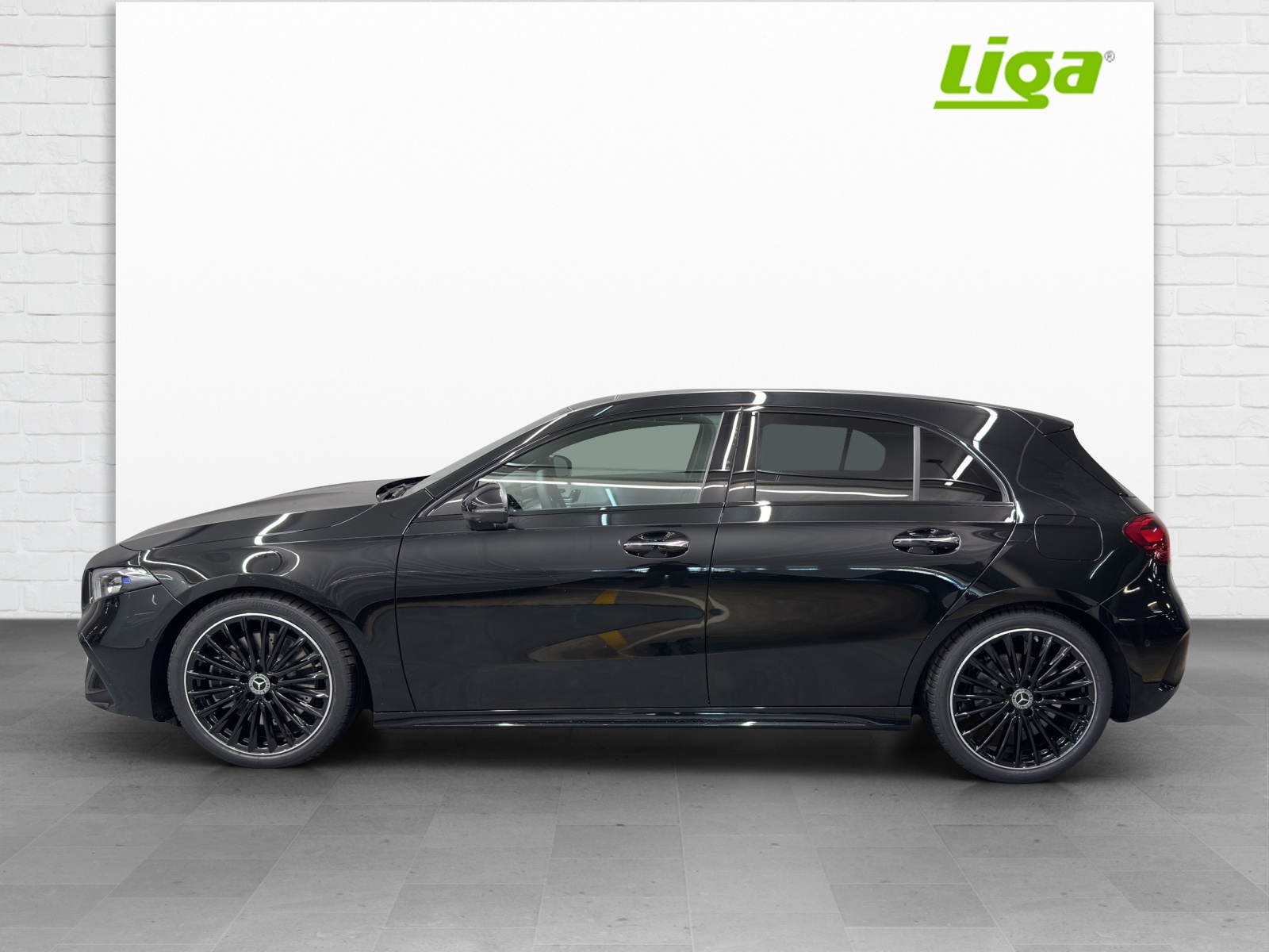 MERCEDES-BENZ A 250 AMG Line 4Matic