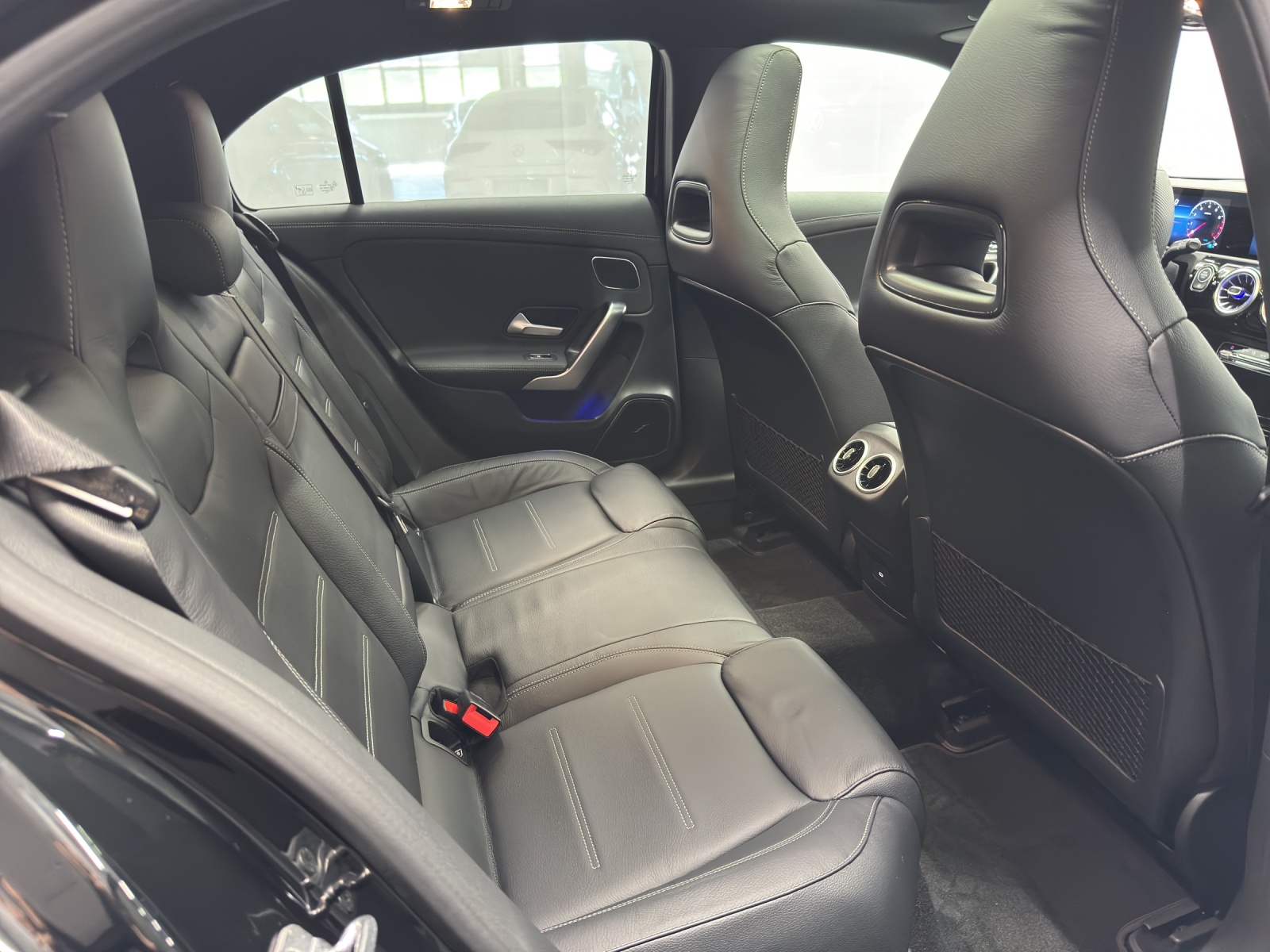 MERCEDES-BENZ A 250 AMG Line 4Matic - 10