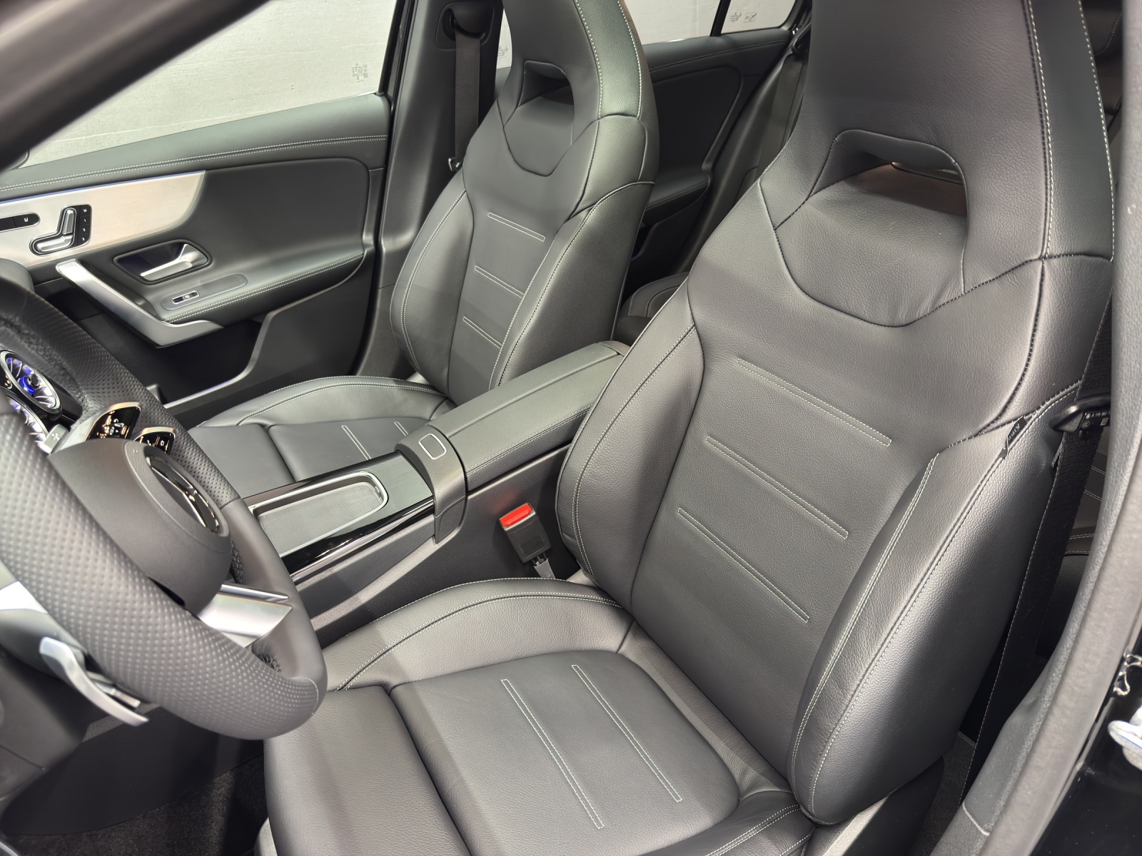 MERCEDES-BENZ A 250 AMG Line 4Matic - 14