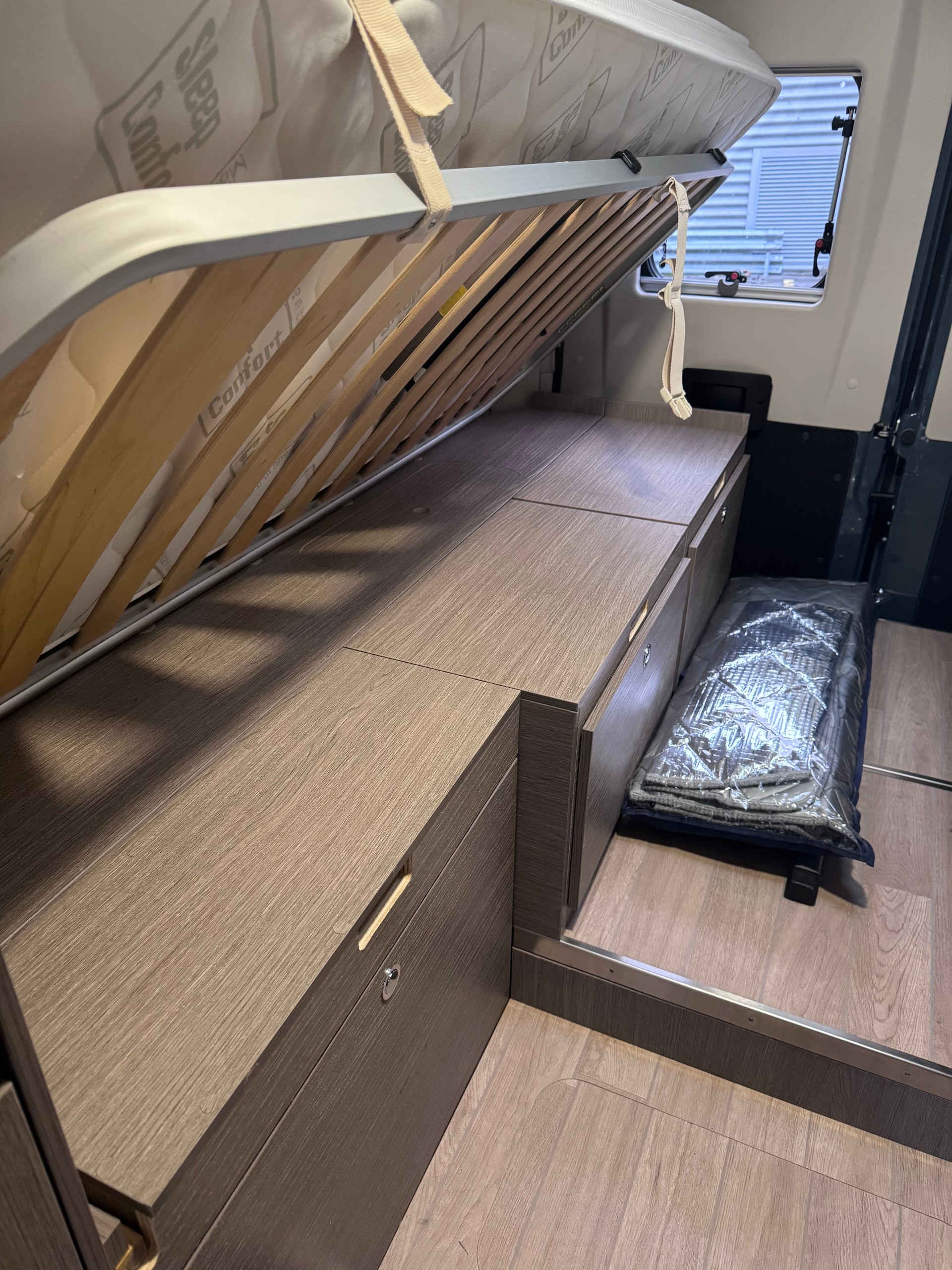 CHALLENGER V217 Road Edition VIP - 12