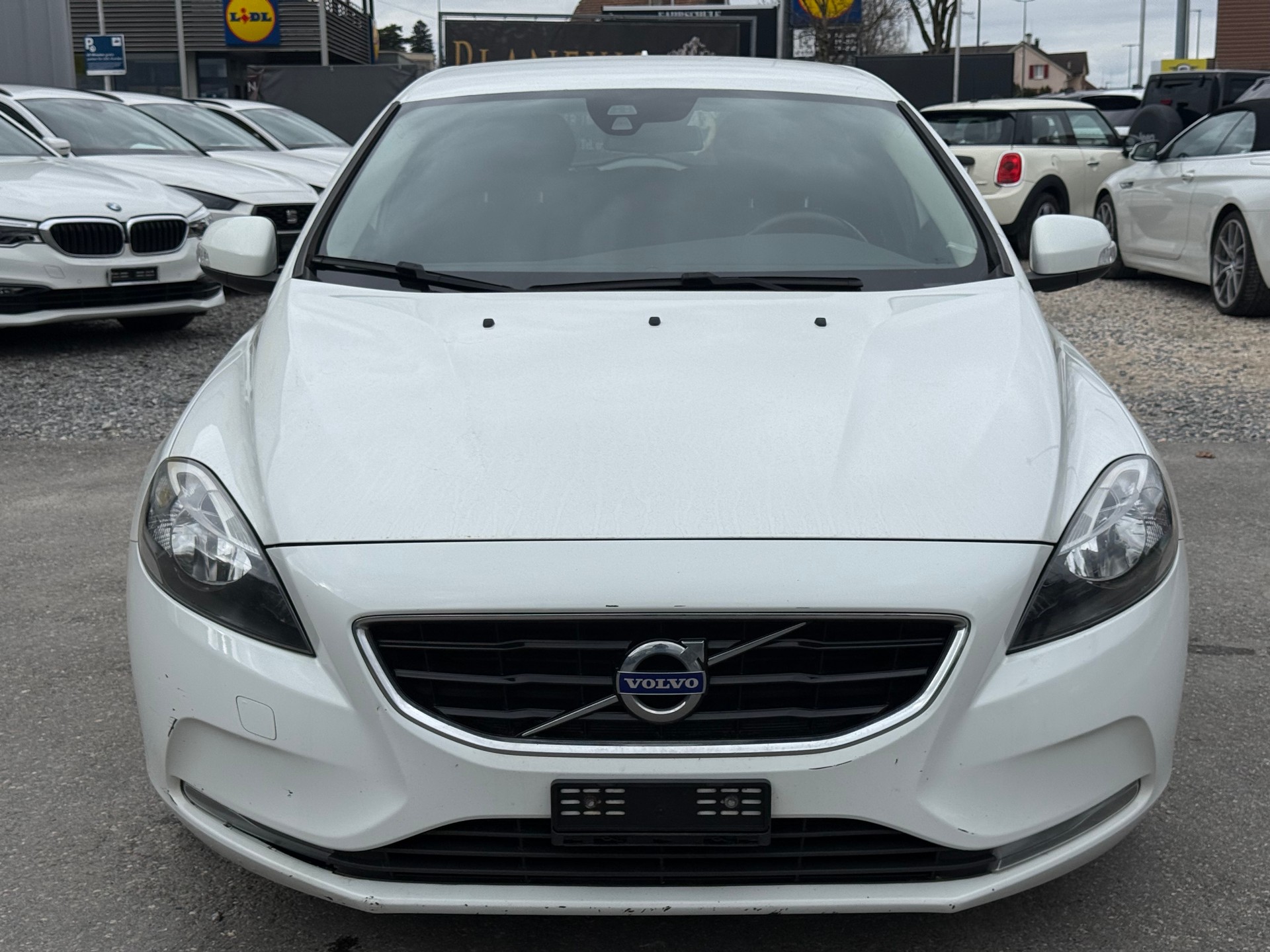 VOLVO V40 D2 Momentum Geartronic - 2