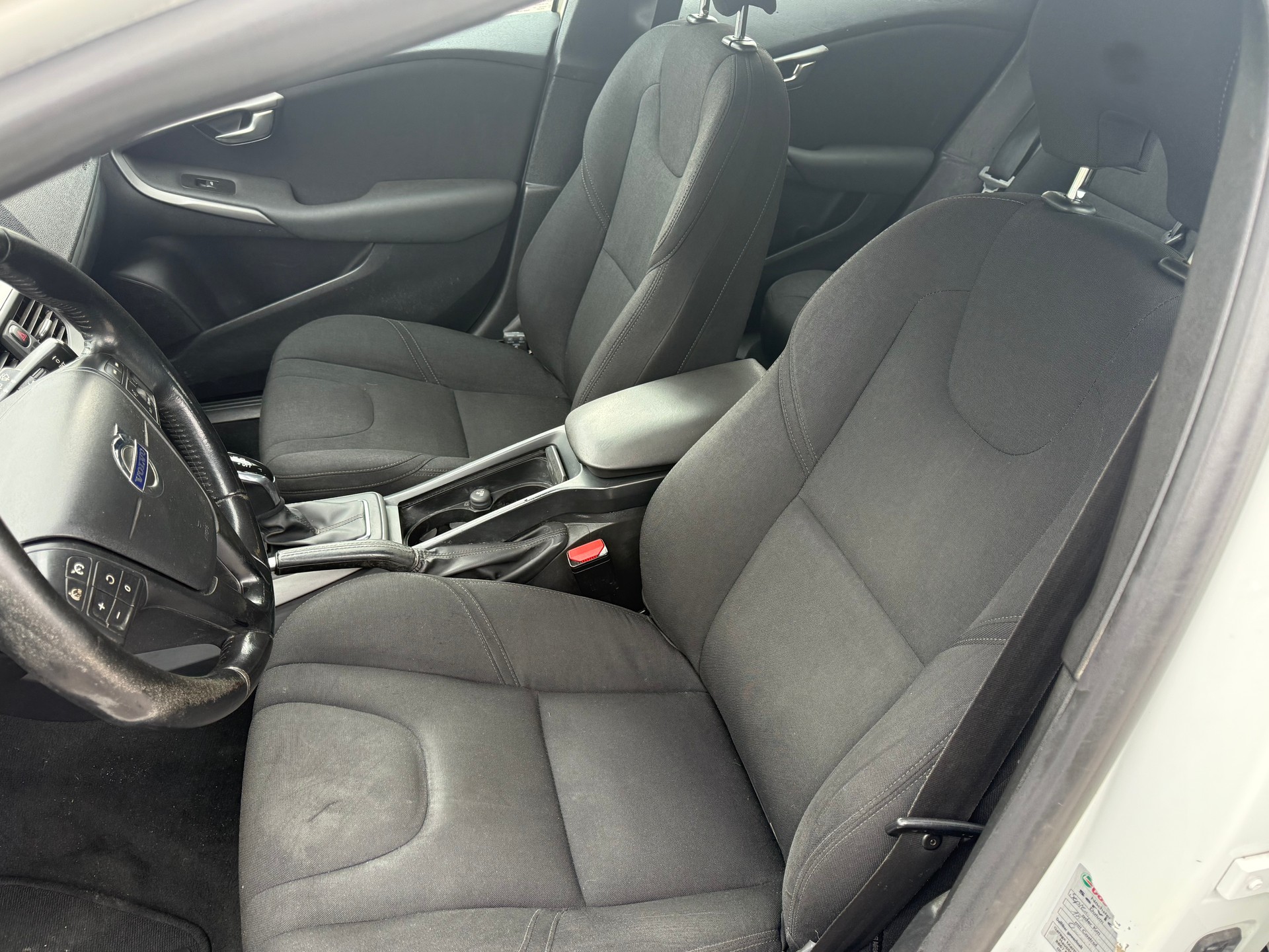 VOLVO V40 D2 Momentum Geartronic - 7