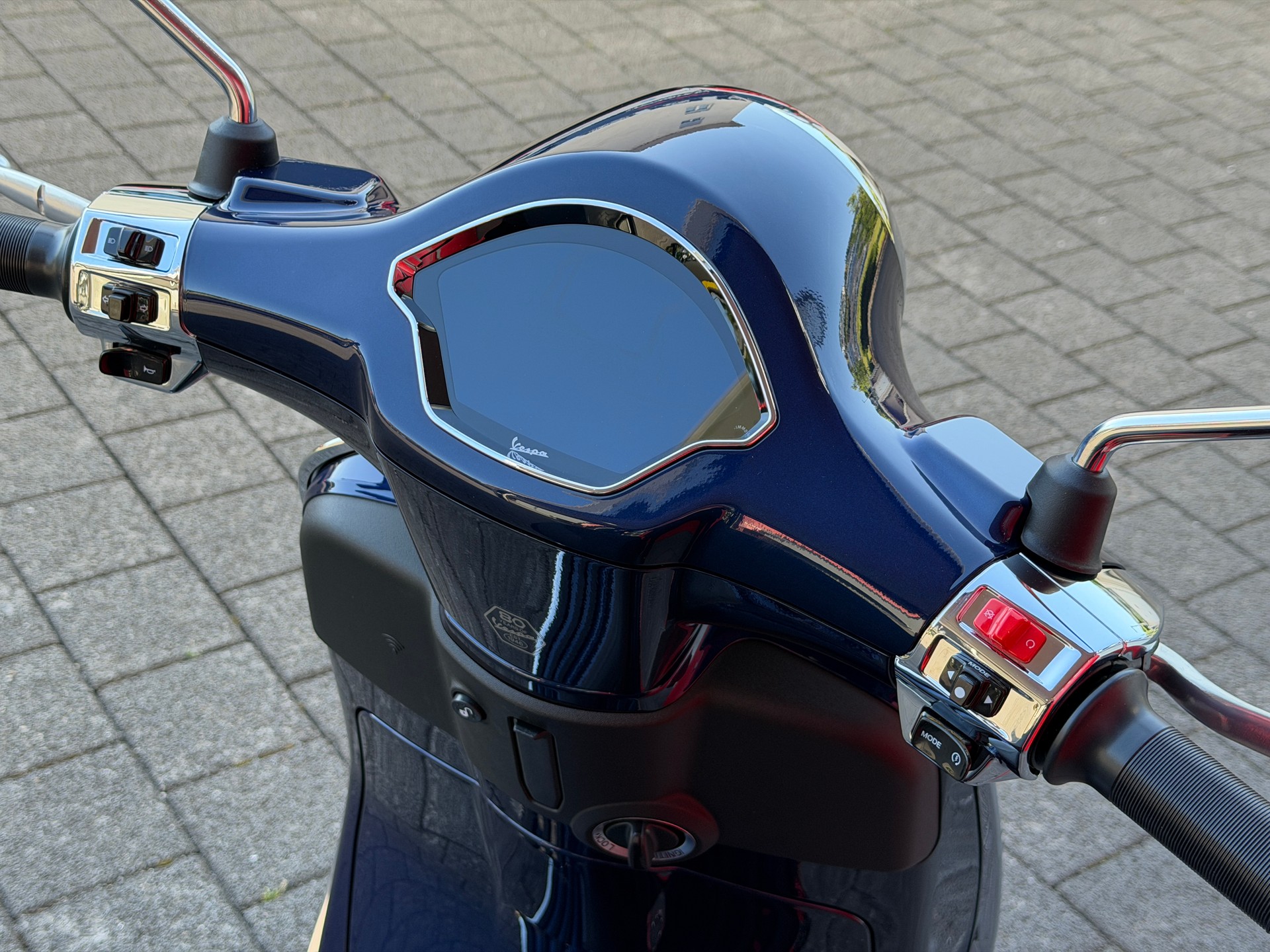 PIAGGIO Vespa 125 Primavera MY26 - 11