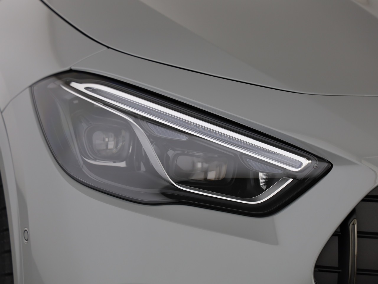 MERCEDES-BENZ GLA AMG 45 S 4Matic+ 8G-DCT - 16