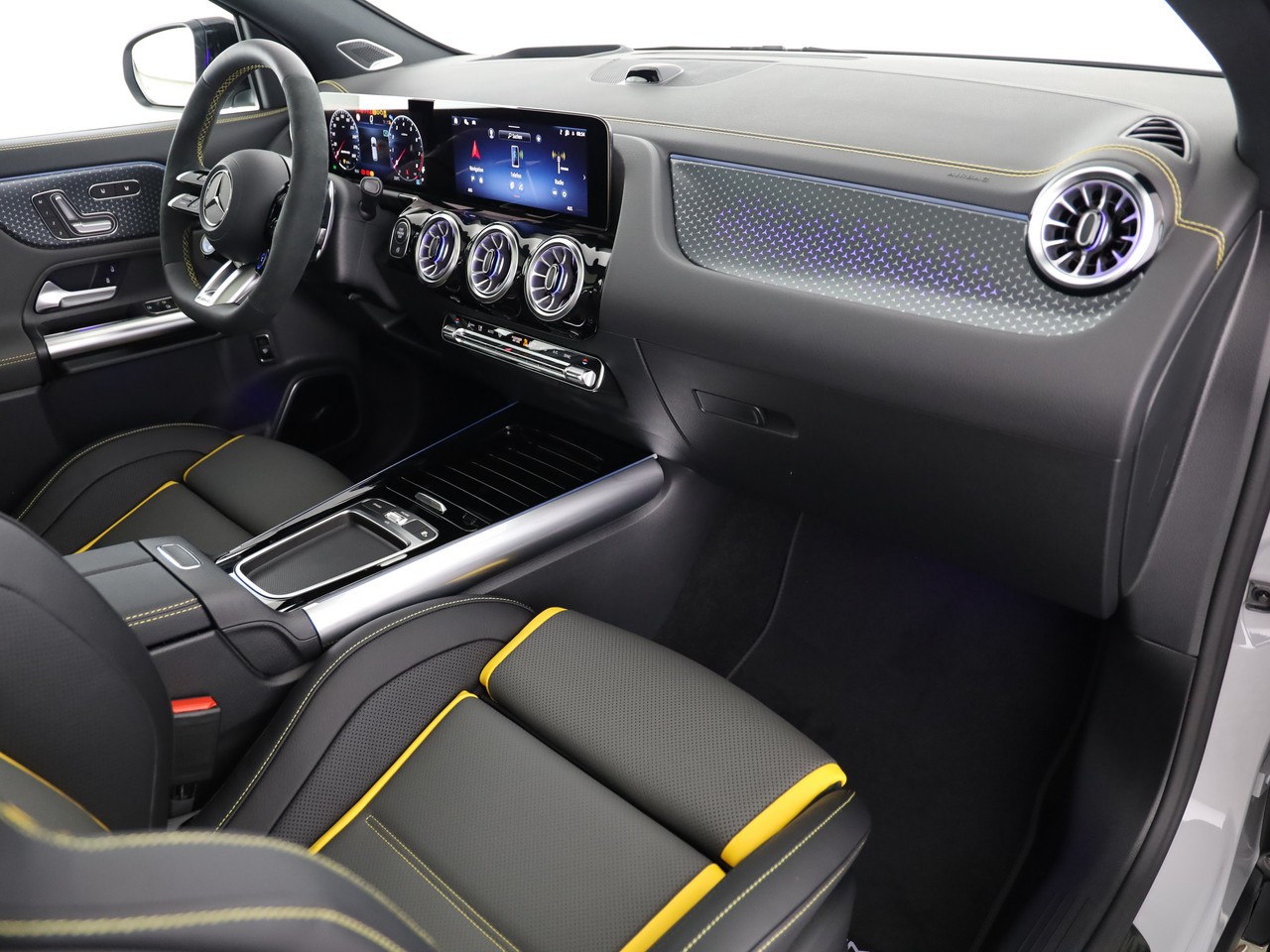 MERCEDES-BENZ GLA AMG 45 S 4Matic+ 8G-DCT - 9