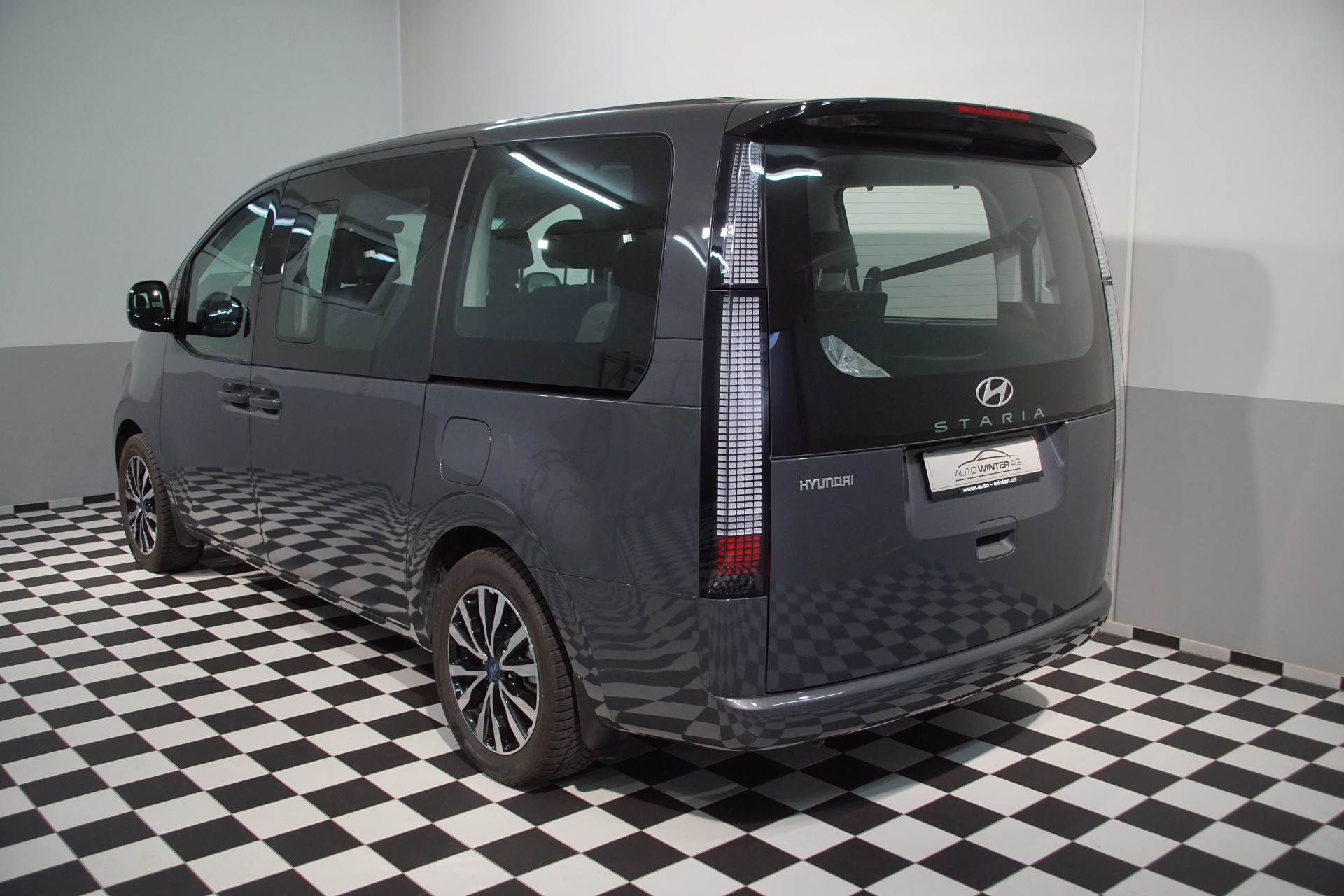HYUNDAI Staria Premium 1.6 T-GDi HEV Vertex A *swiss* - 9