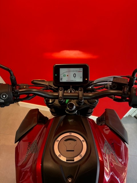 HONDA CB 125 R - 9