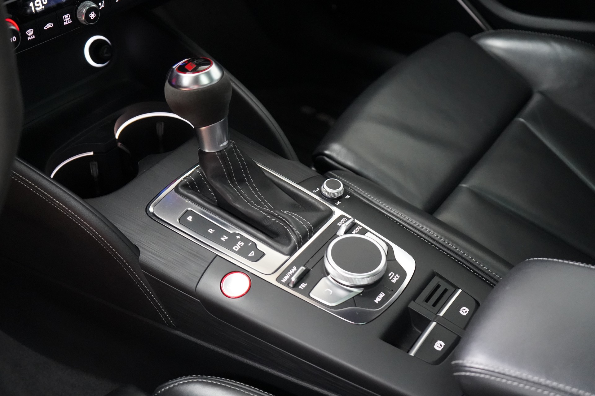 AUDI RS3 Sportback 2.5 TSI quattro S-tronic - 21