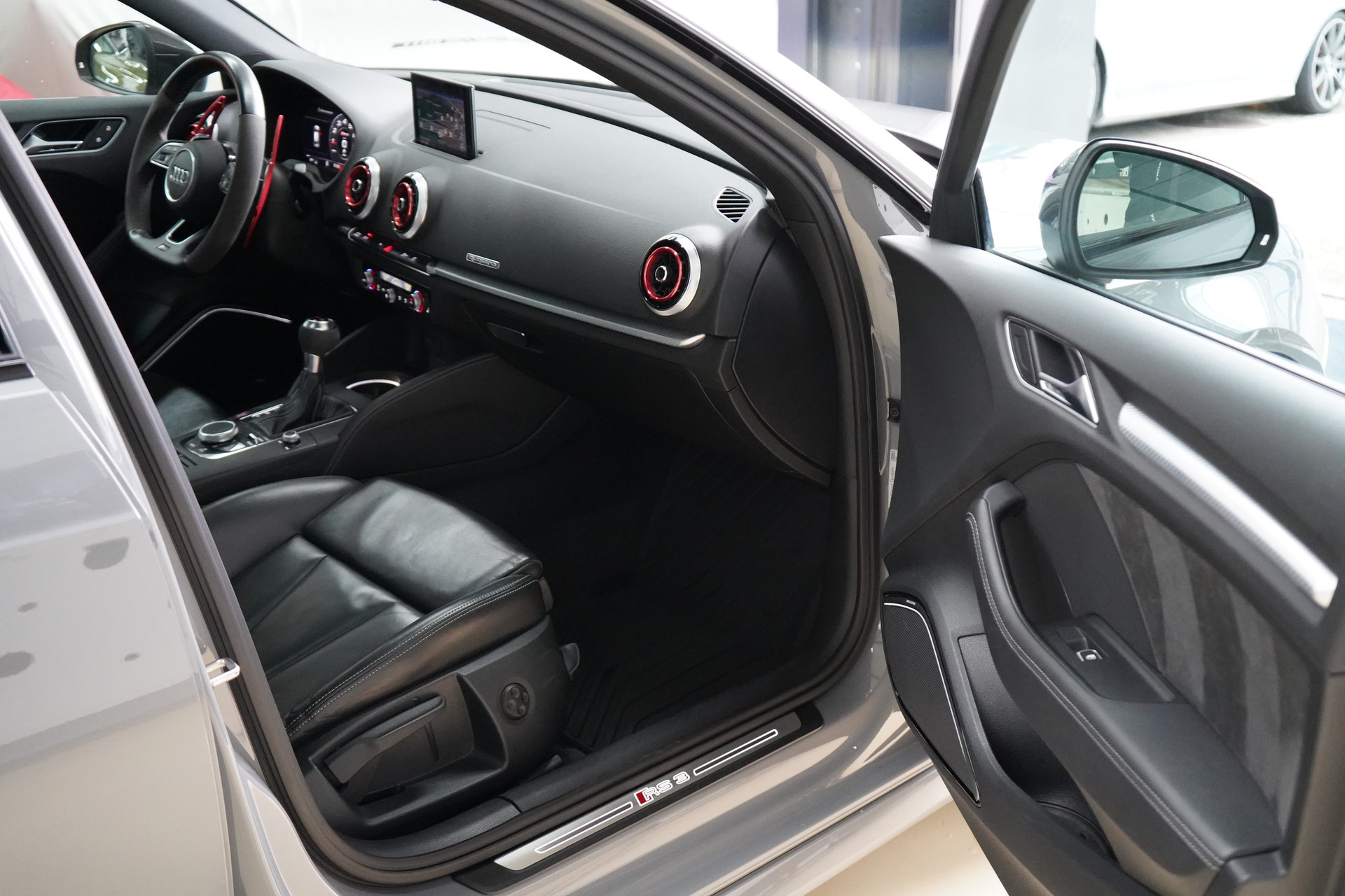 AUDI RS3 Sportback 2.5 TSI quattro S-tronic - 27