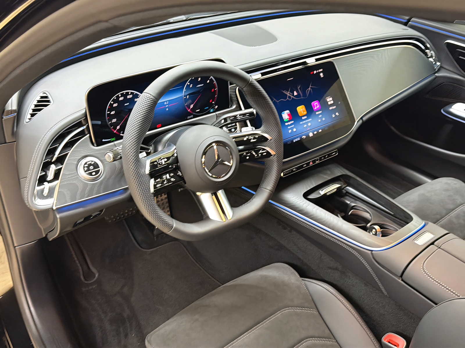 MERCEDES-BENZ E 220 d 4Matic T-Modell - 10