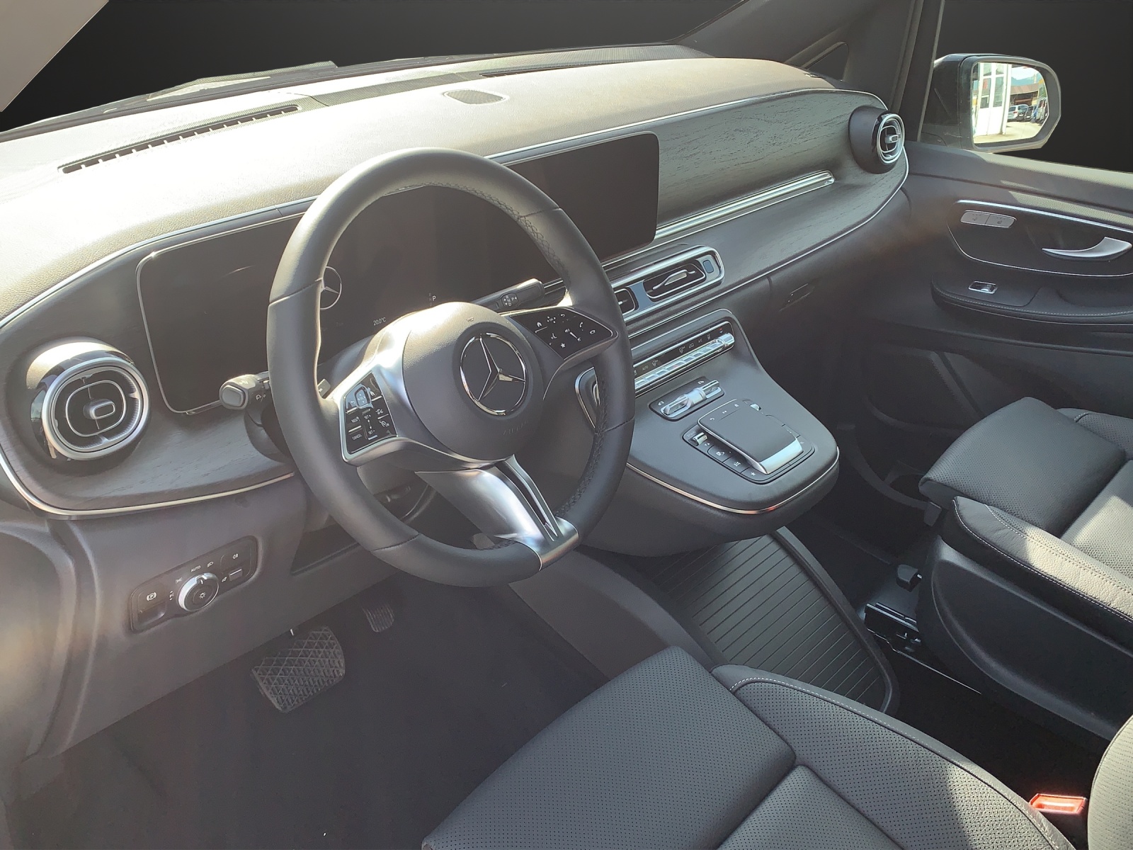 MERCEDES-BENZ EQV 300 lang - 3