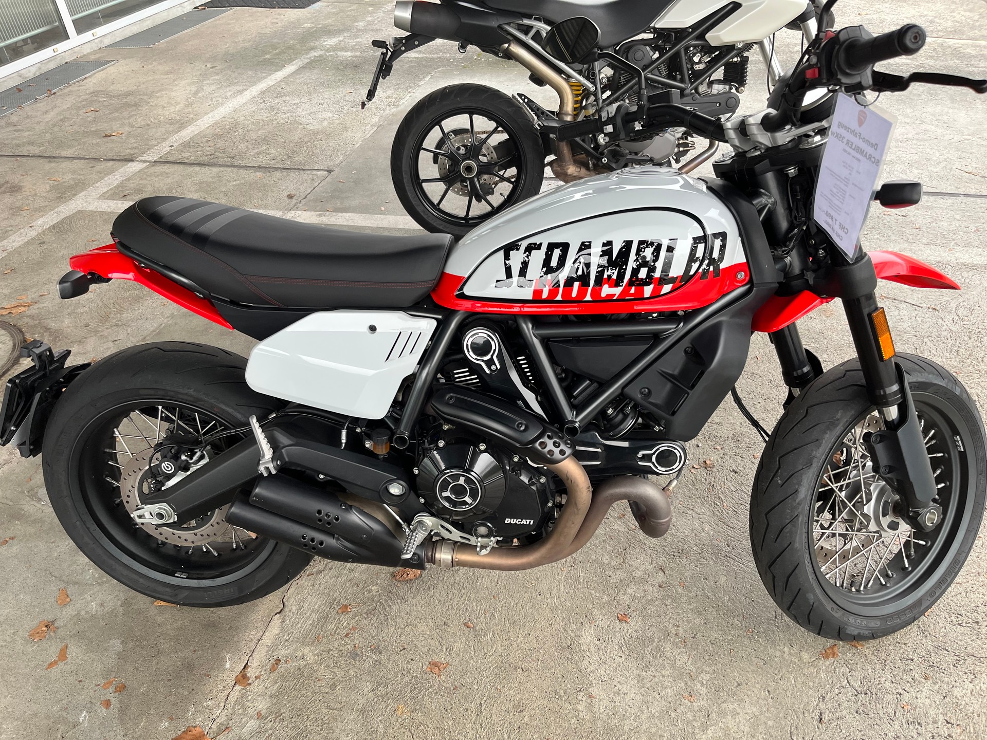DUCATI SCRAMBLER URBAN MOTARD