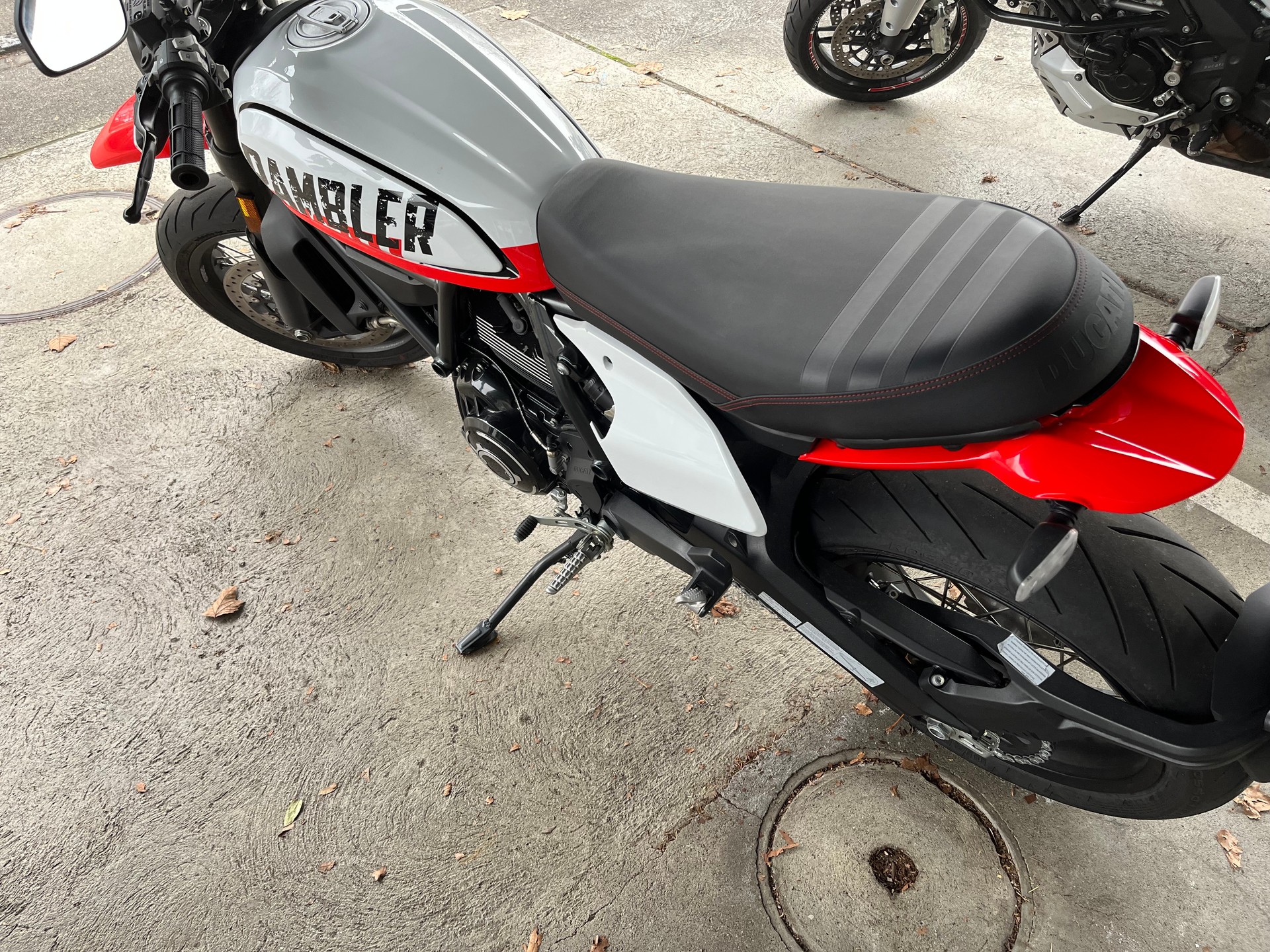 DUCATI SCRAMBLER URBAN MOTARD - 3