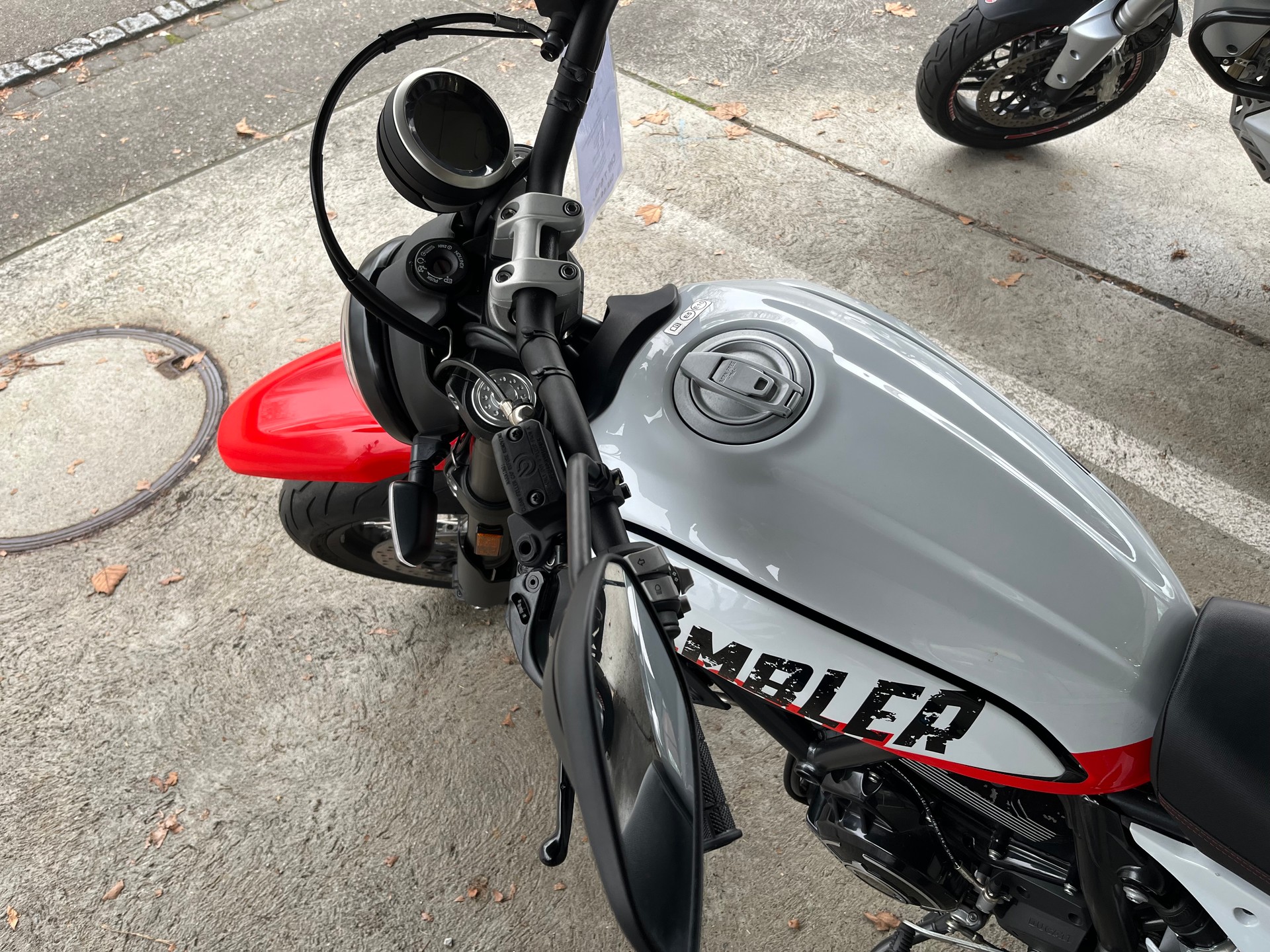 DUCATI SCRAMBLER URBAN MOTARD - 4