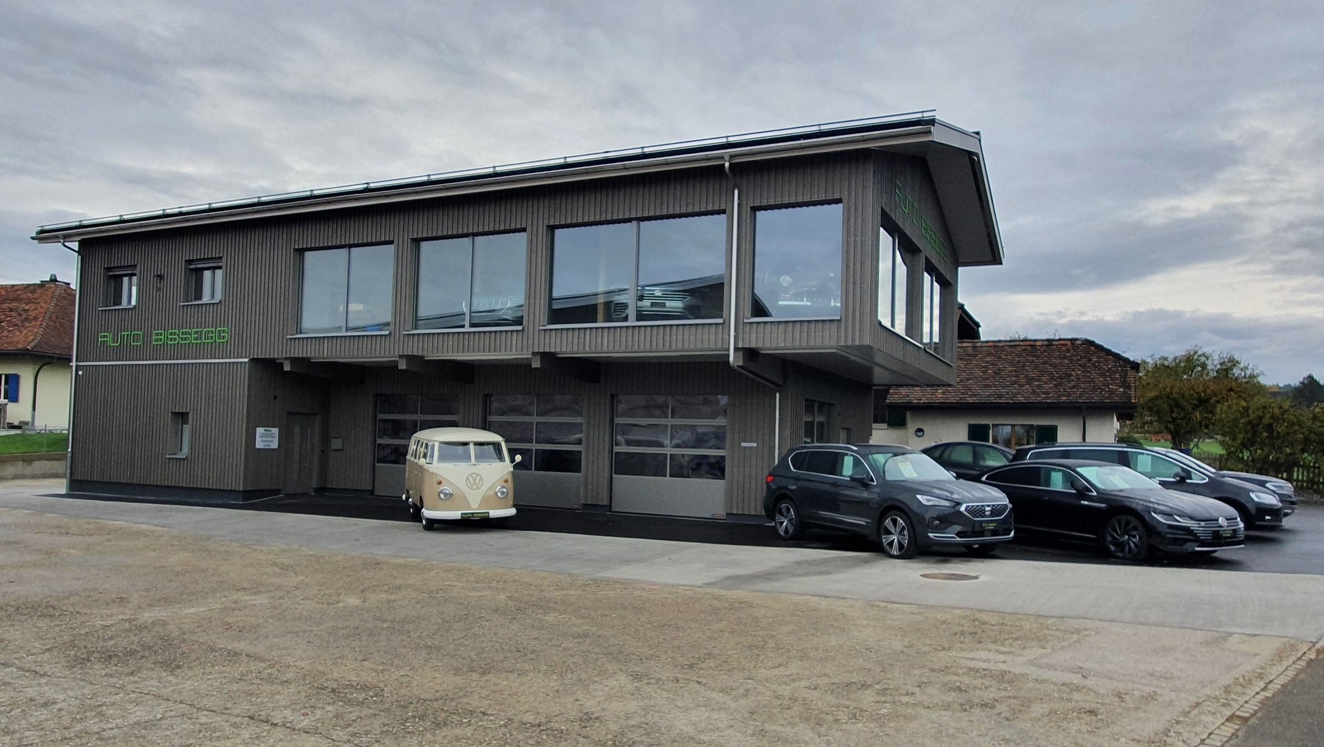 VW Caravelle BEV Style mit 2 Schiebetüren und 8 Sitzplätzen - 30