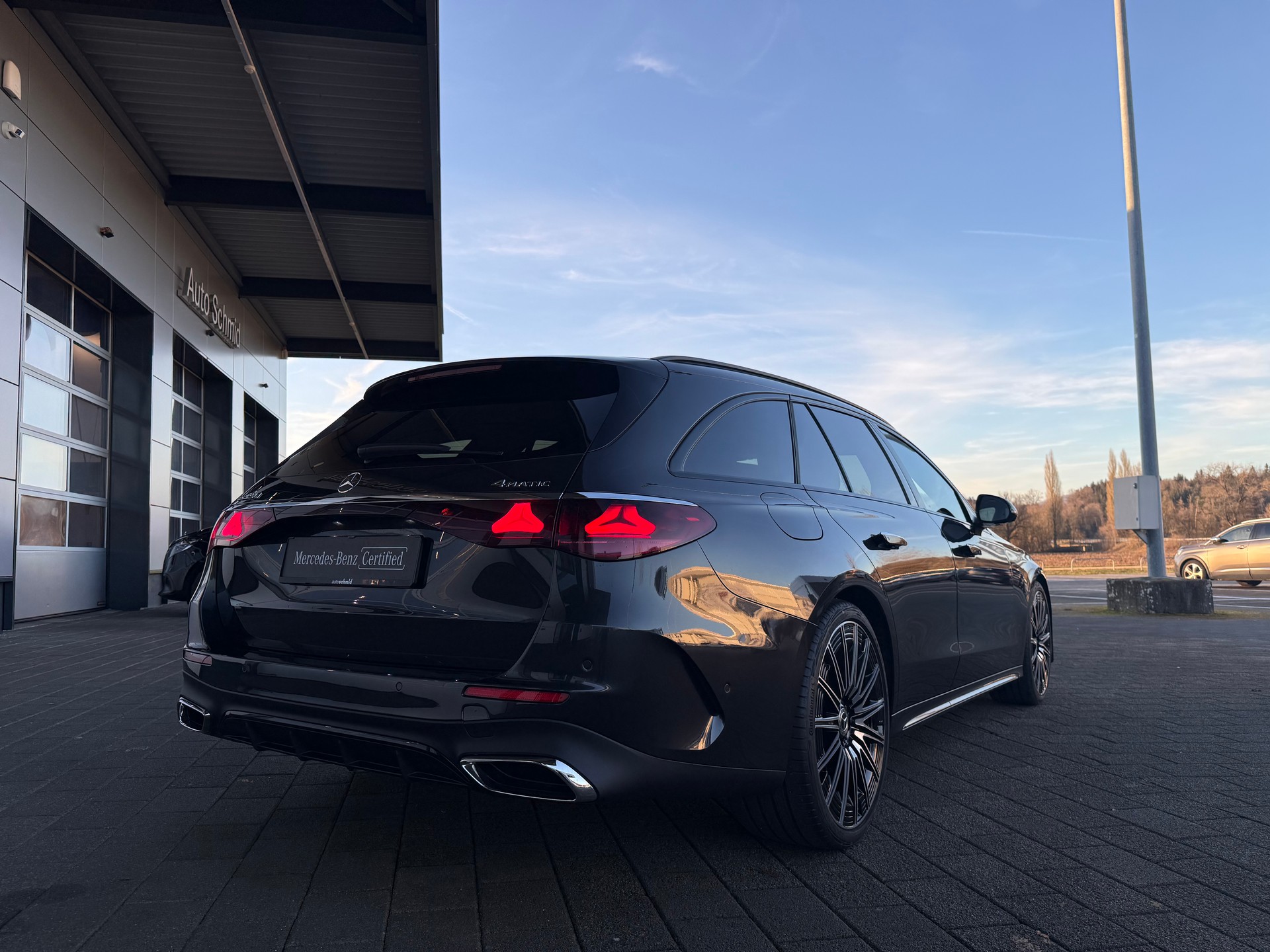 MERCEDES-BENZ E 220 d AMG Line T 4Matic 9G-Tronic - 2