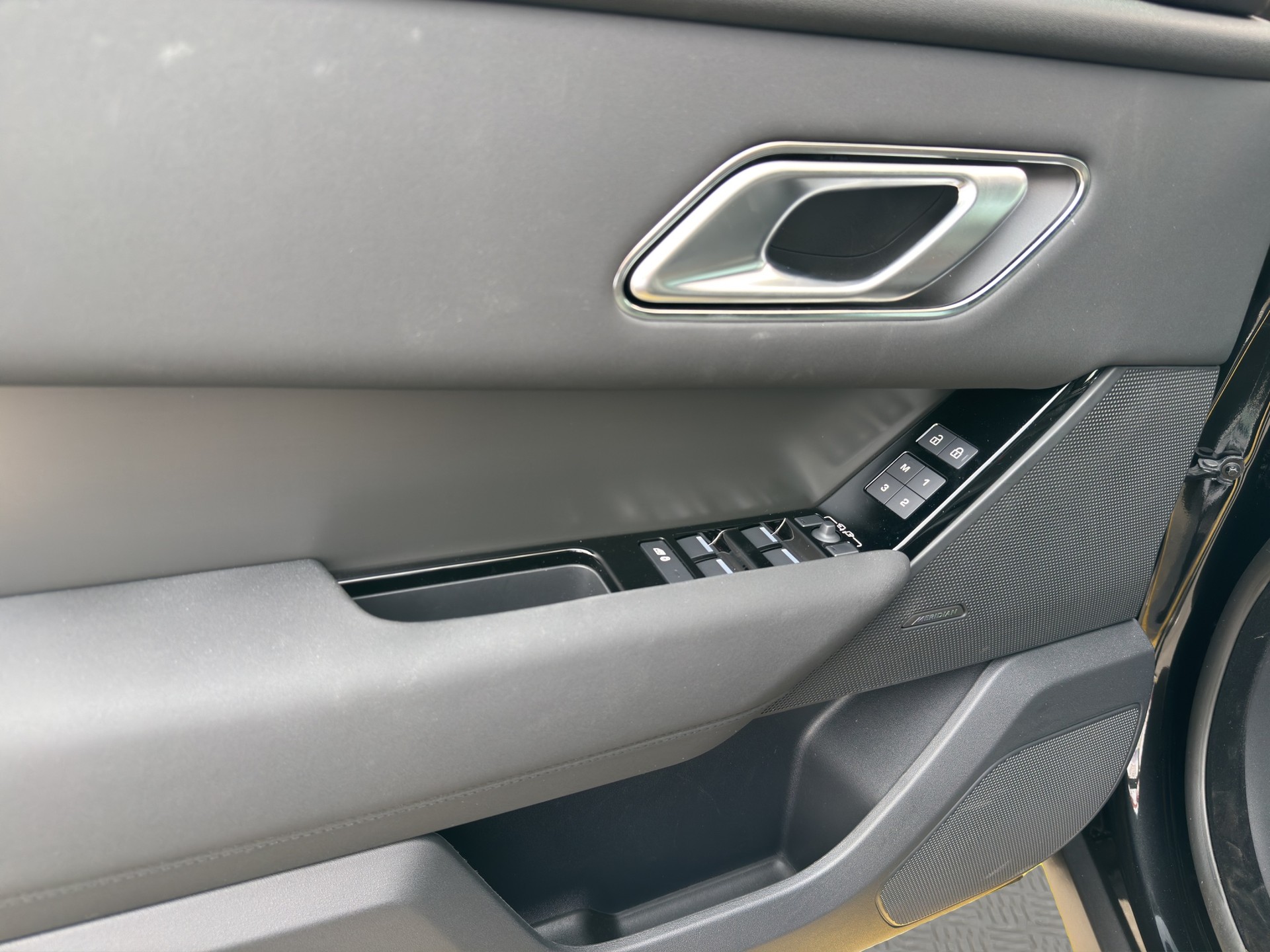 LAND ROVER Range Rover Velar 2.0 P400e Dy AT - 12