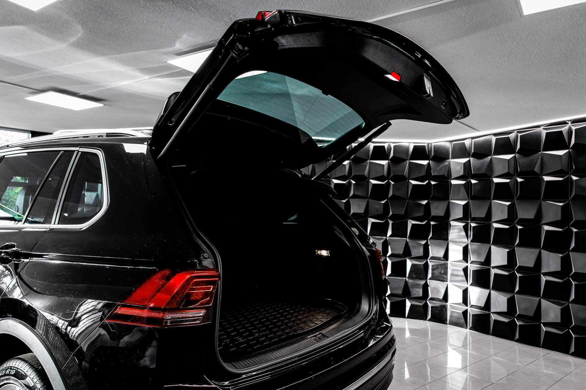 VW Tiguan 2.0TSI Highline 4Motion DSG R-Line - 26