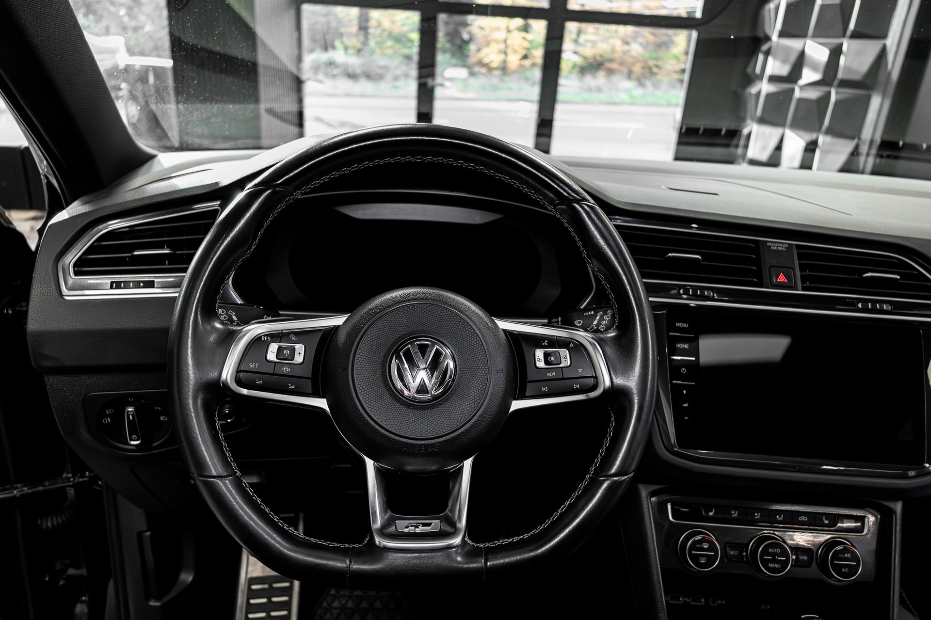 VW Tiguan 2.0TSI Highline 4Motion DSG R-Line - 18