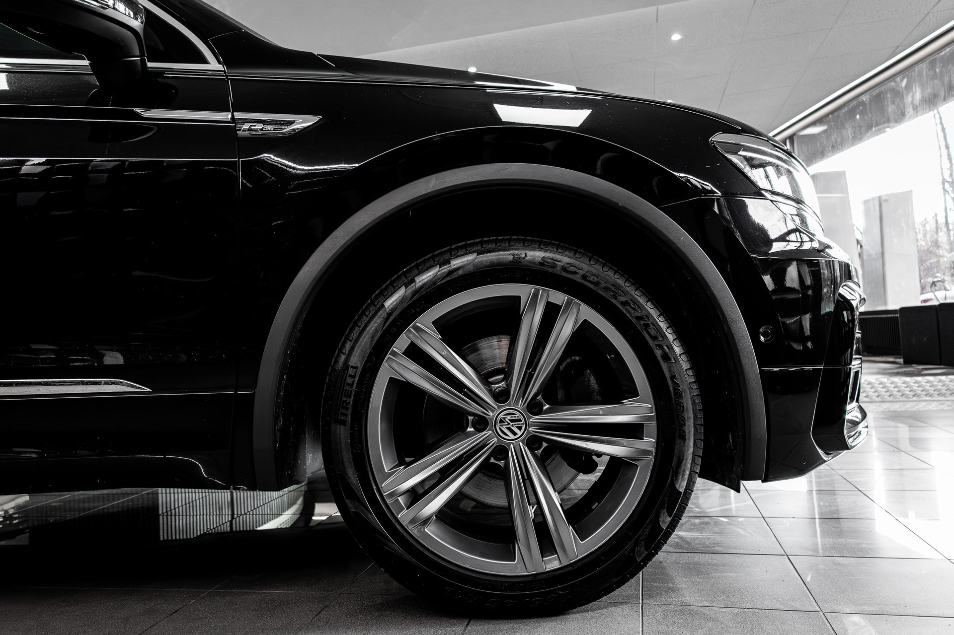 VW Tiguan 2.0TSI Highline 4Motion DSG R-Line - 24