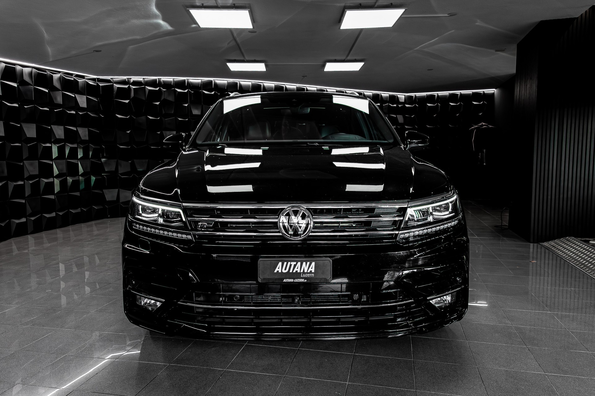 VW Tiguan 2.0TSI Highline 4Motion DSG R-Line - 4