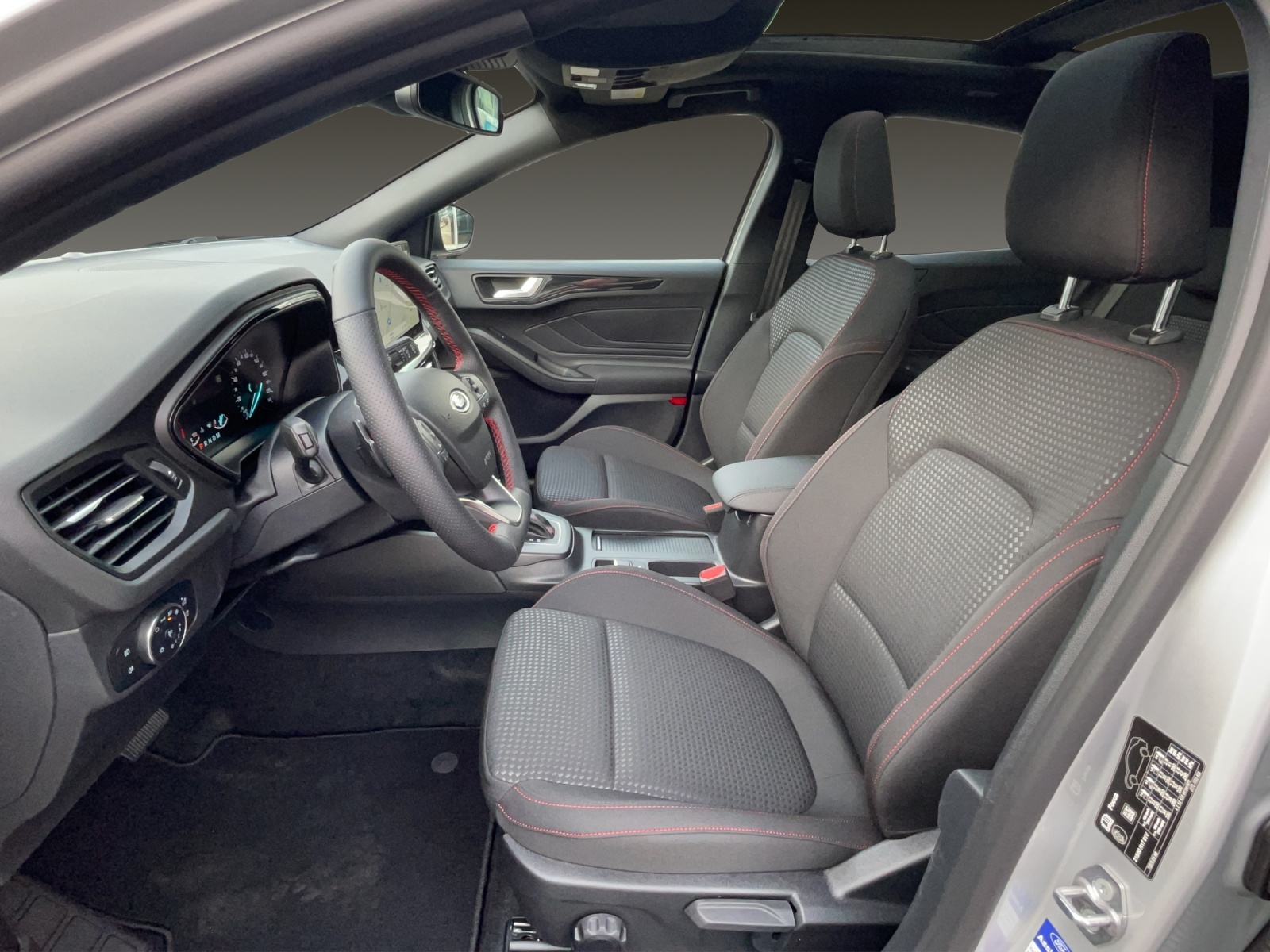 FORD Focus 1.0i EcoB Hybrid 125 ST-Line - 6