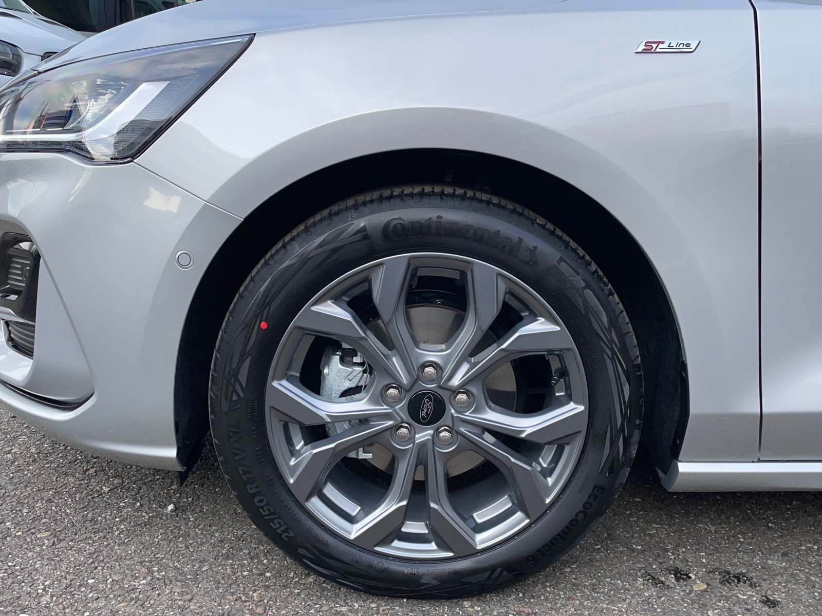 FORD Focus 1.0i EcoB Hybrid 125 ST-Line - 15