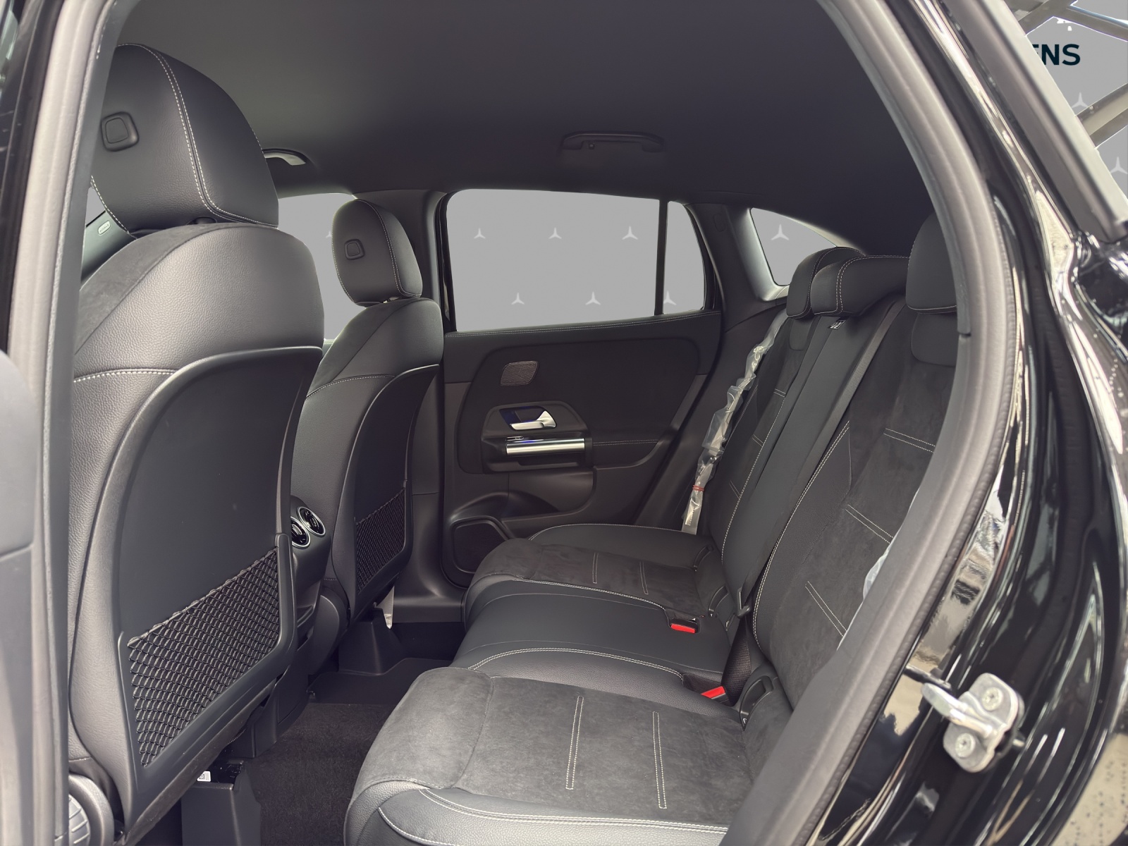 MERCEDES-BENZ GLA 200 - AMG / DISTRONIC / 360 Grad Kamera / Soundsystem - 15