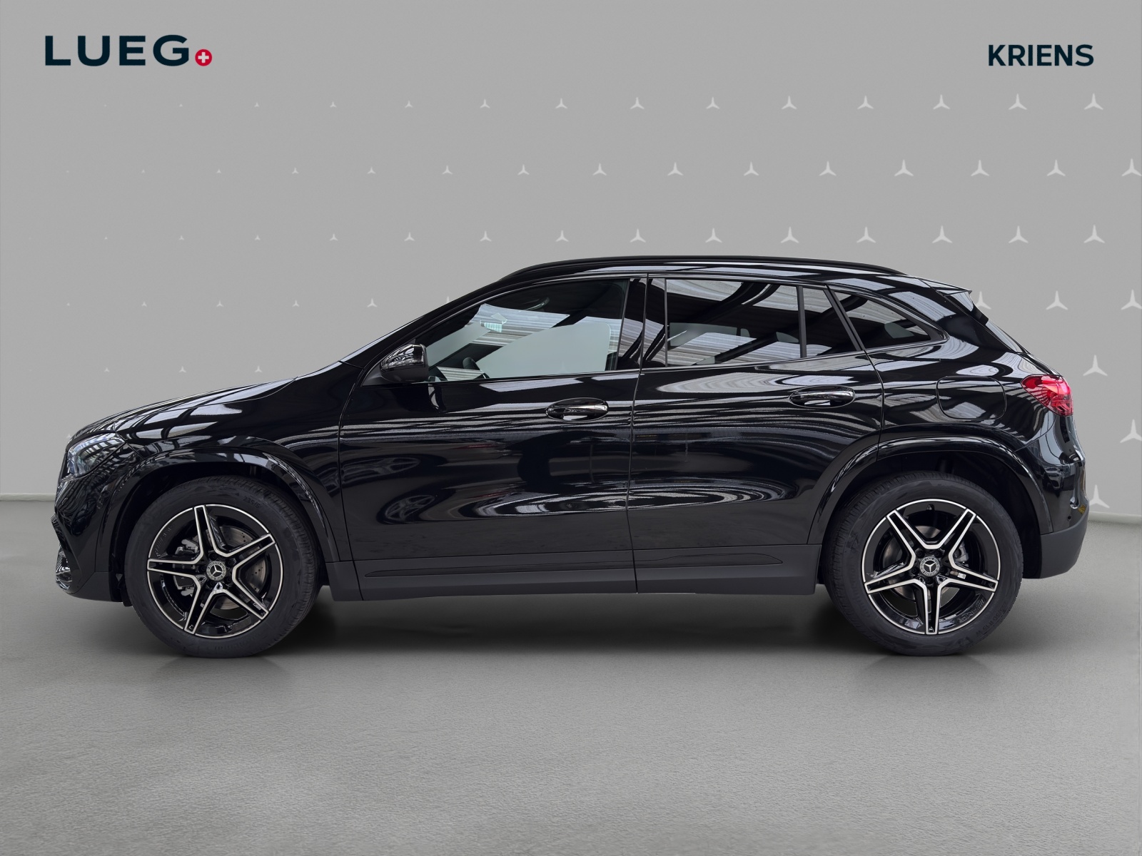 MERCEDES-BENZ GLA 200 - AMG / DISTRONIC / 360 Grad Kamera / Soundsystem - 2