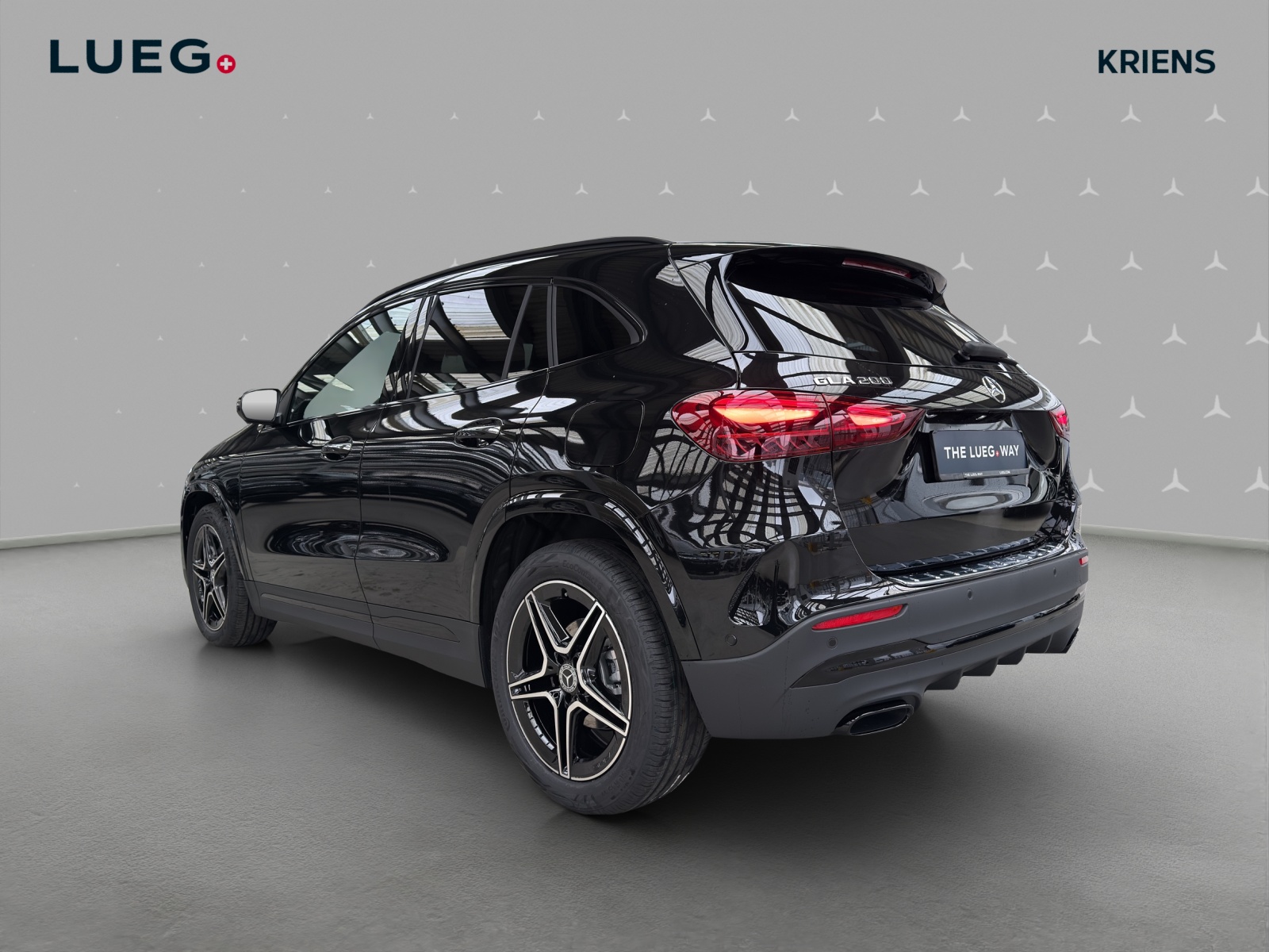 MERCEDES-BENZ GLA 200 - AMG / DISTRONIC / 360 Grad Kamera / Soundsystem - 3