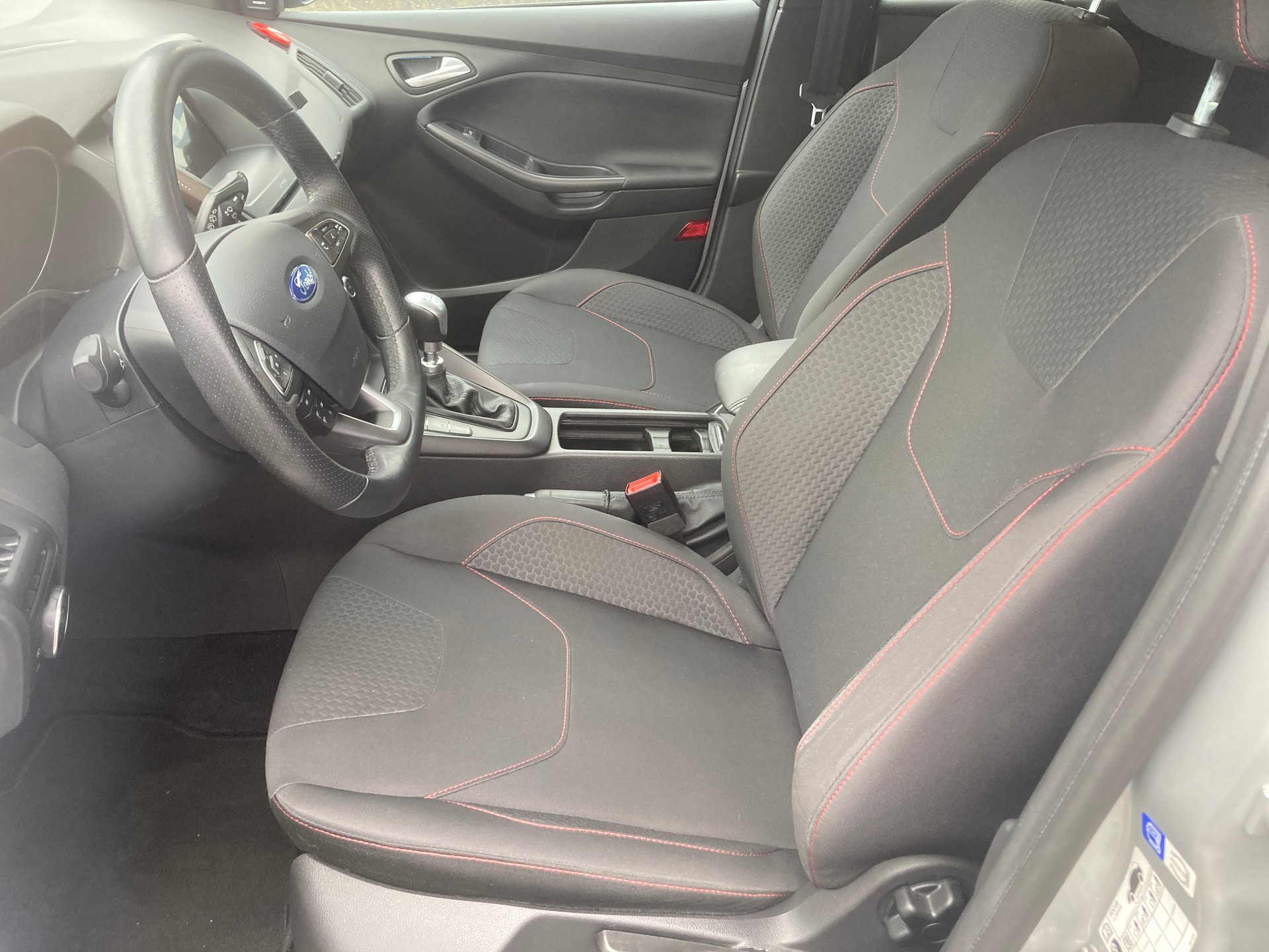 FORD Focus 1.5 SCTi ST Line - 10