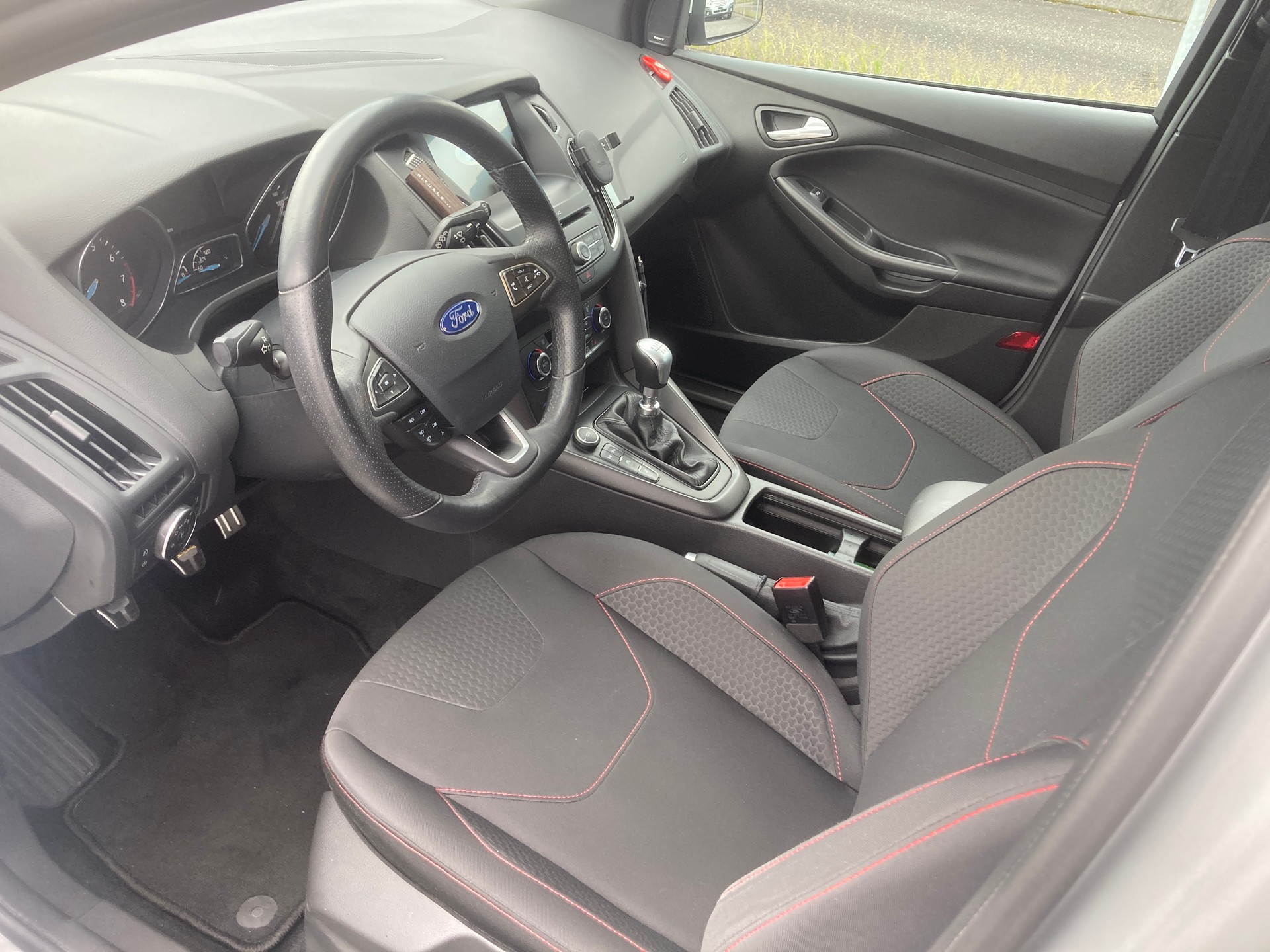 FORD Focus 1.5 SCTi ST Line - 9