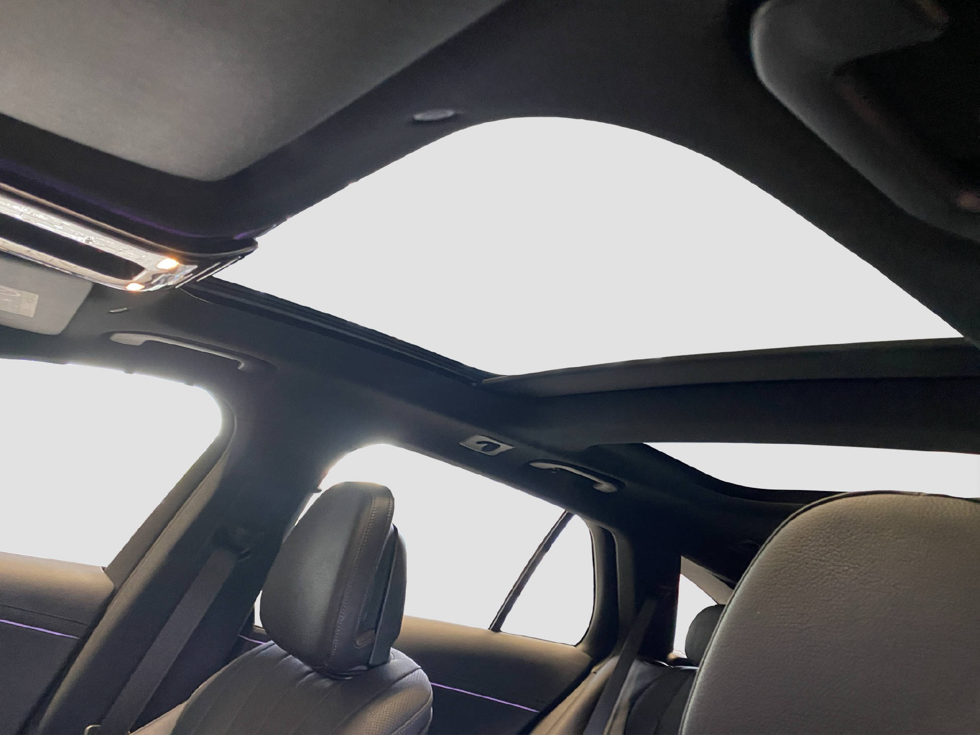 MERCEDES-BENZ E 200 AMG Line 4MATIC - 13