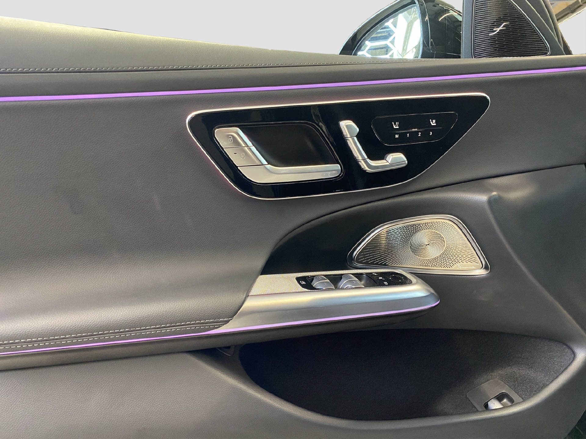 MERCEDES-BENZ E 200 AMG Line 4MATIC - 14