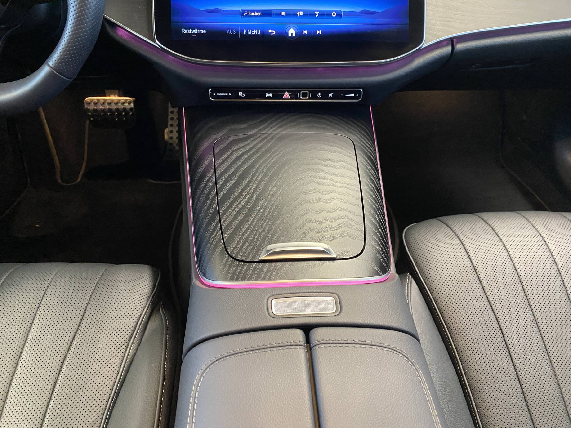 MERCEDES-BENZ E 200 AMG Line 4MATIC - 11