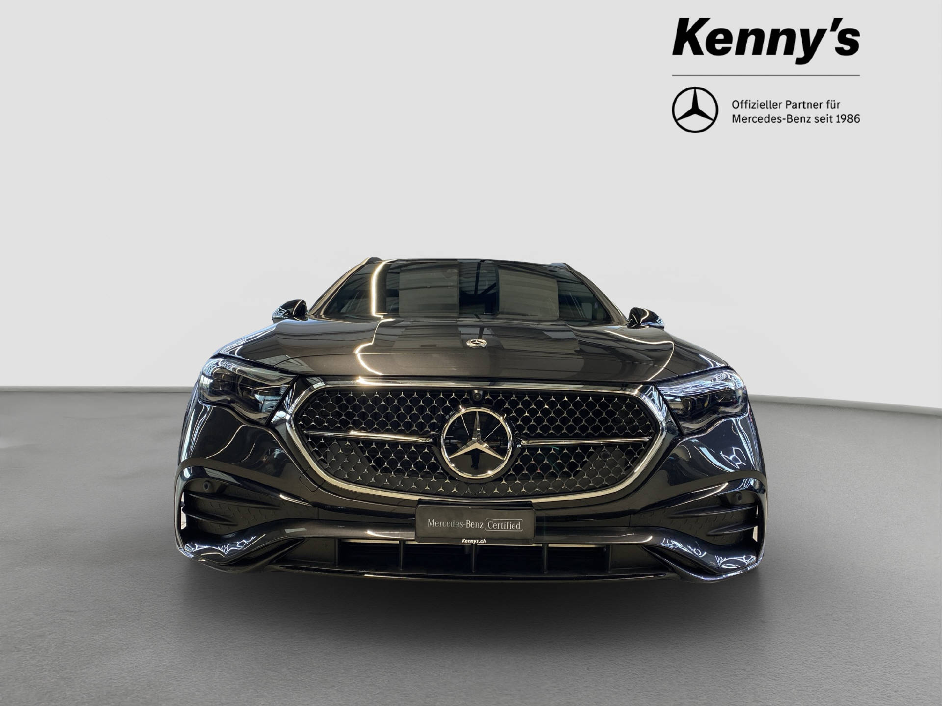 MERCEDES-BENZ E 200 AMG Line 4MATIC - 2