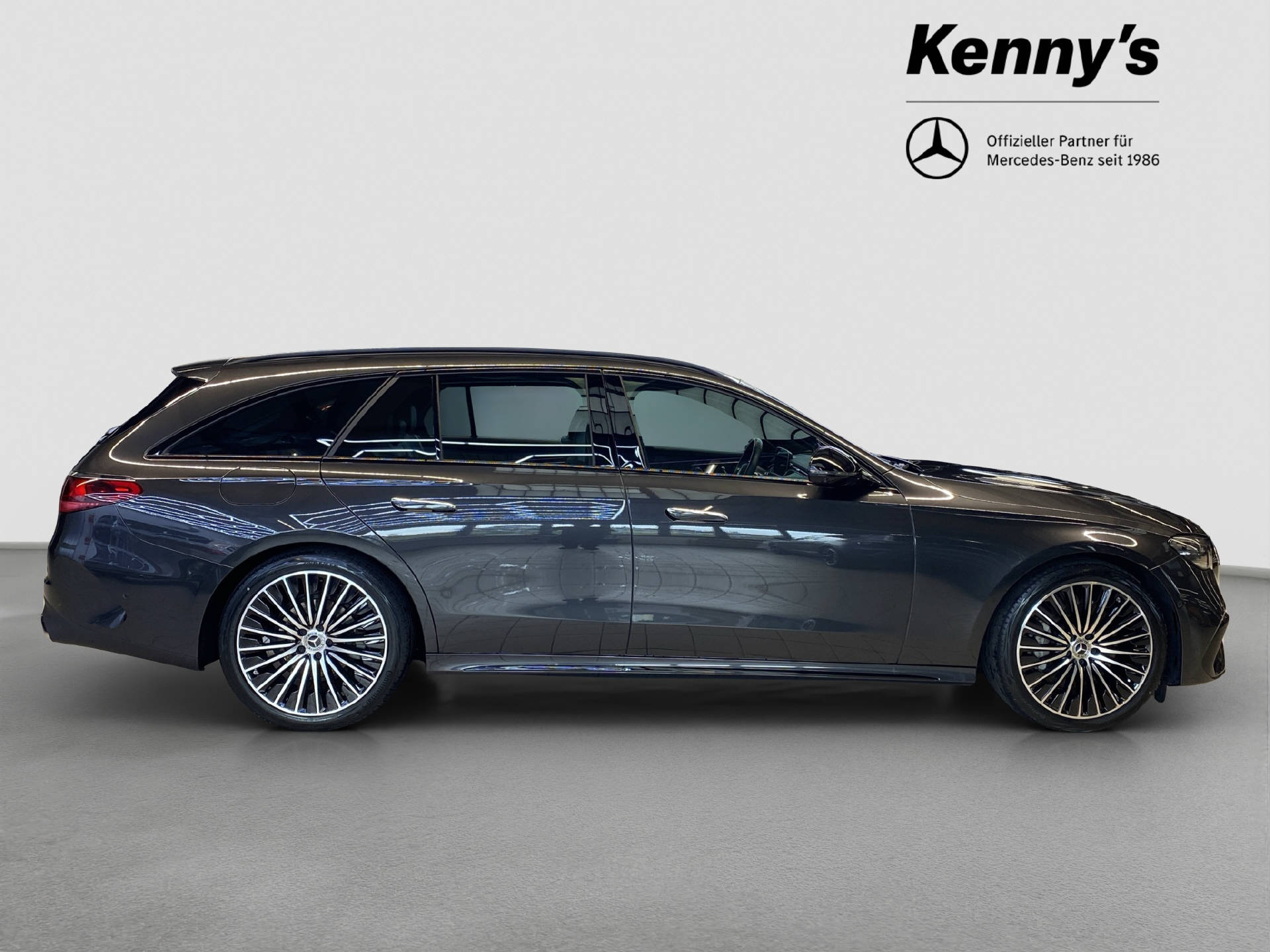 MERCEDES-BENZ E 200 AMG Line 4MATIC - 4