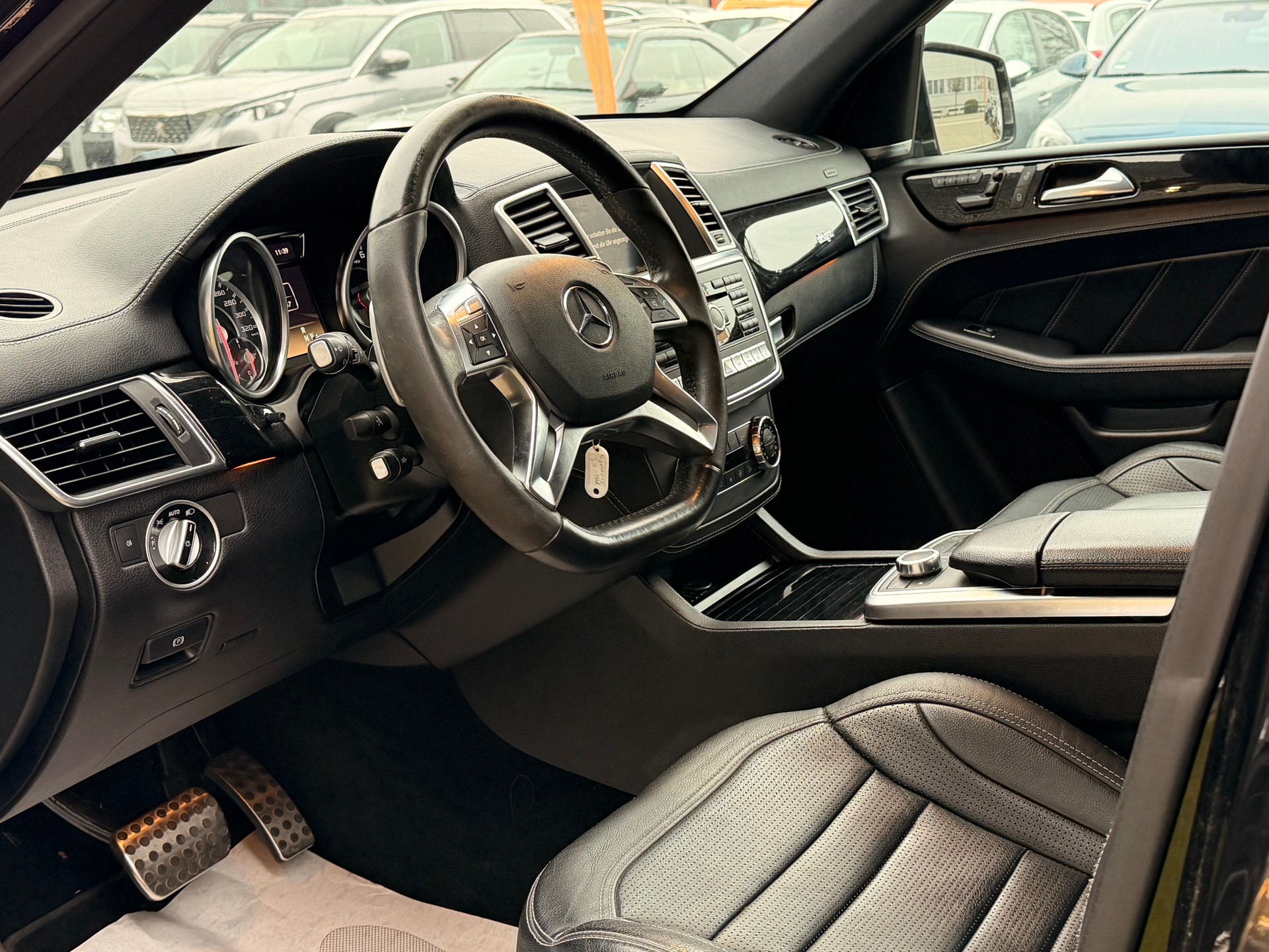 MERCEDES-BENZ ML 63 AMG Executive 4Matic Speedshift - 10