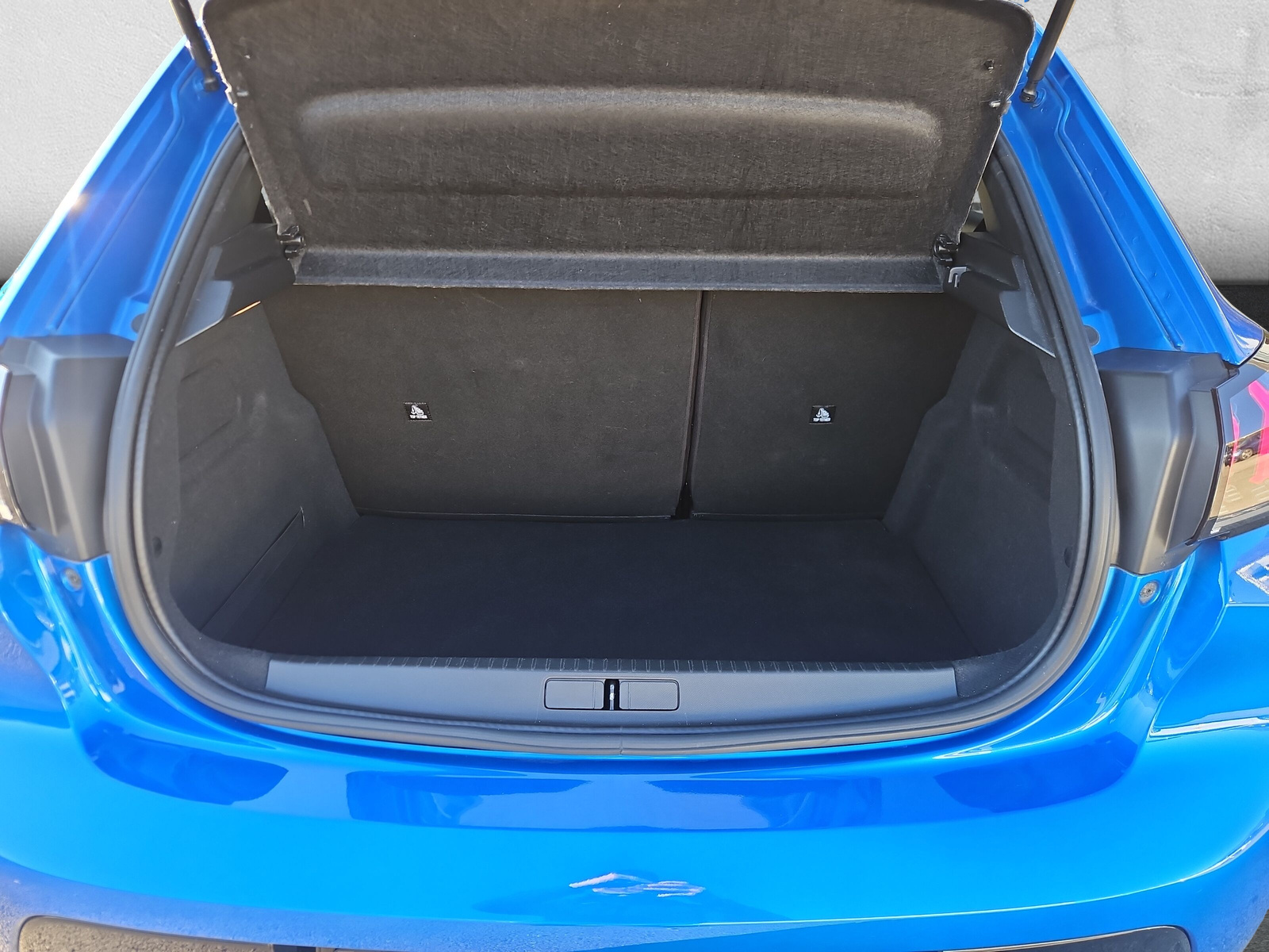 PEUGEOT 208 1.2 PureT GTPack EAT8 - 10