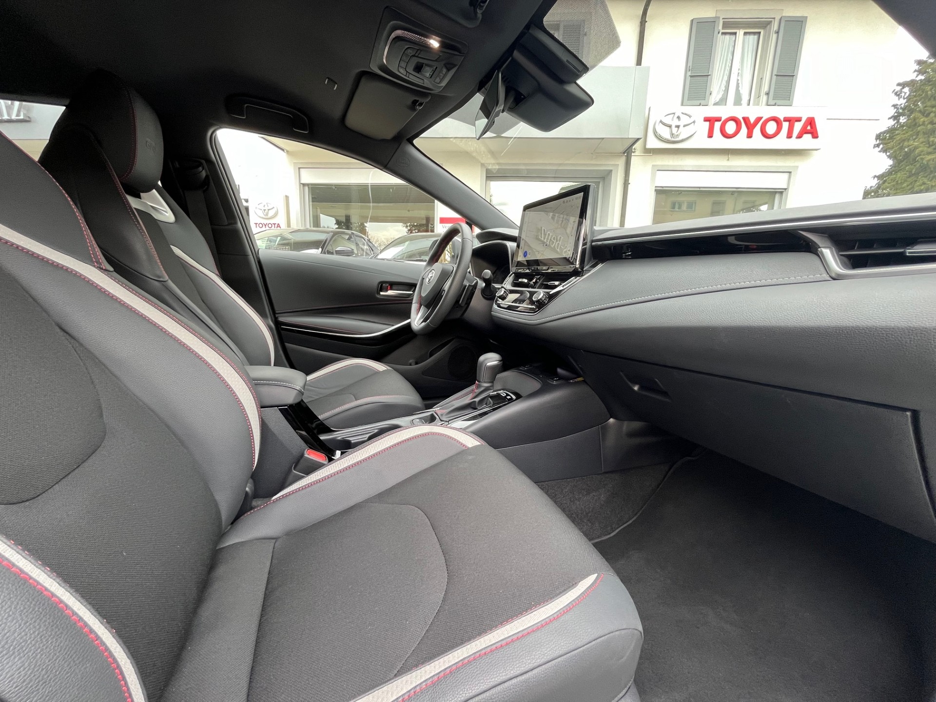 TOYOTA Corolla Touring Sports 2.0 HSD GR Sport e-CVT - 8