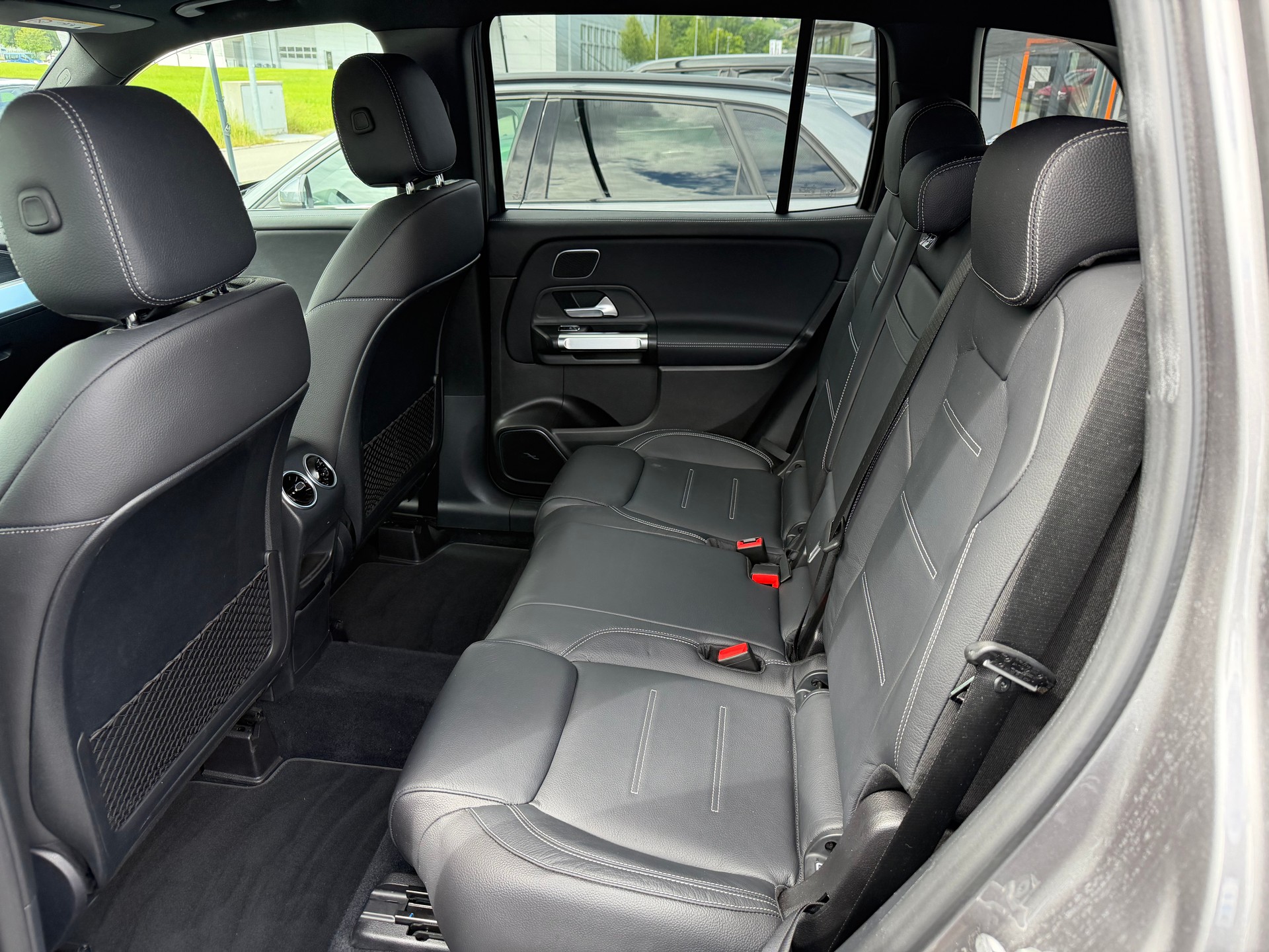 MERCEDES-BENZ GLB 250 4Matic AMG Line 8G-Tronic - 9