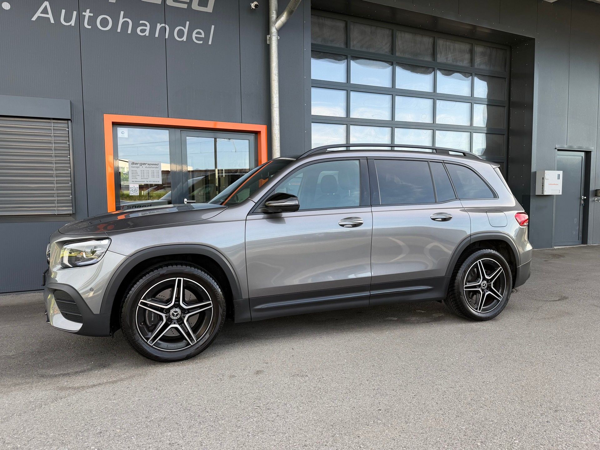 MERCEDES-BENZ GLB 250 4Matic AMG Line 8G-Tronic - 3
