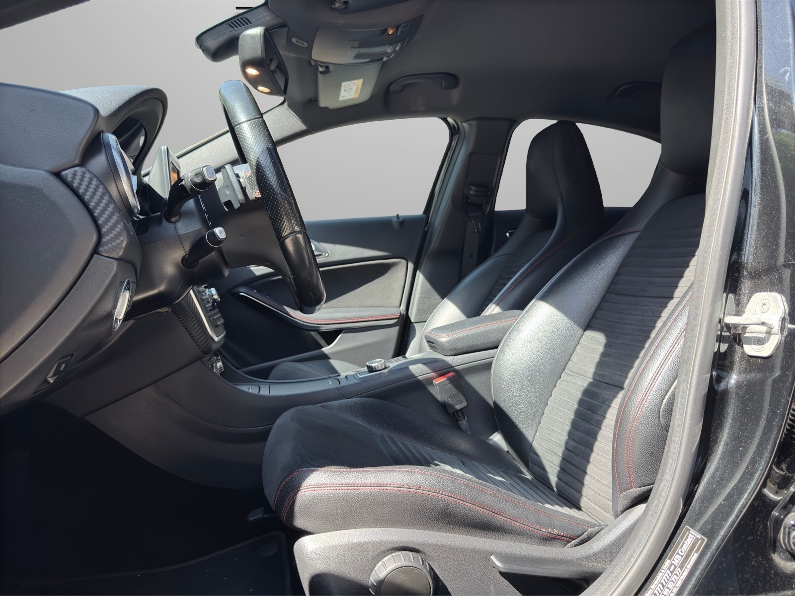 MERCEDES-BENZ A 180 AMG Line 7G-DCT - 8