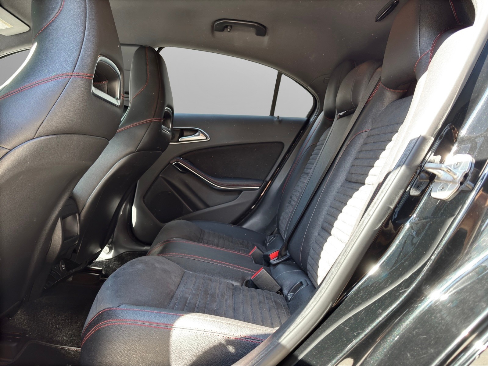 MERCEDES-BENZ A 180 AMG Line 7G-DCT - 11