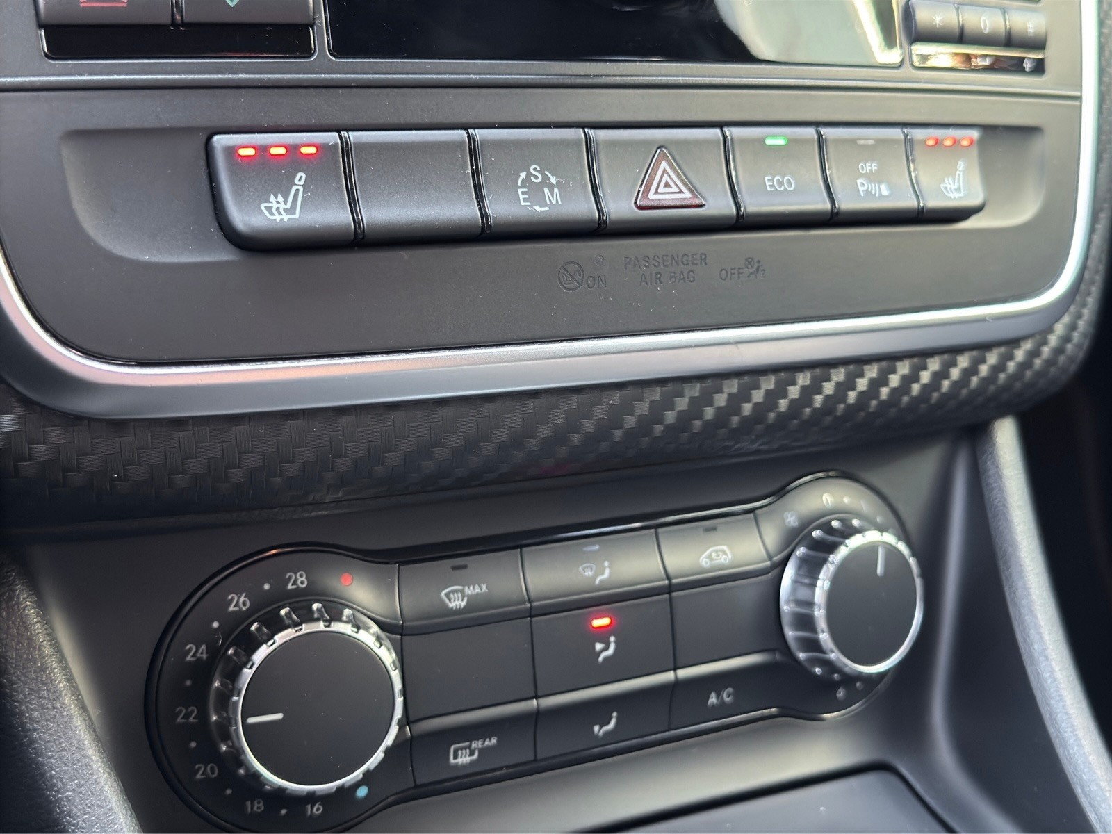 MERCEDES-BENZ A 180 AMG Line 7G-DCT - 17