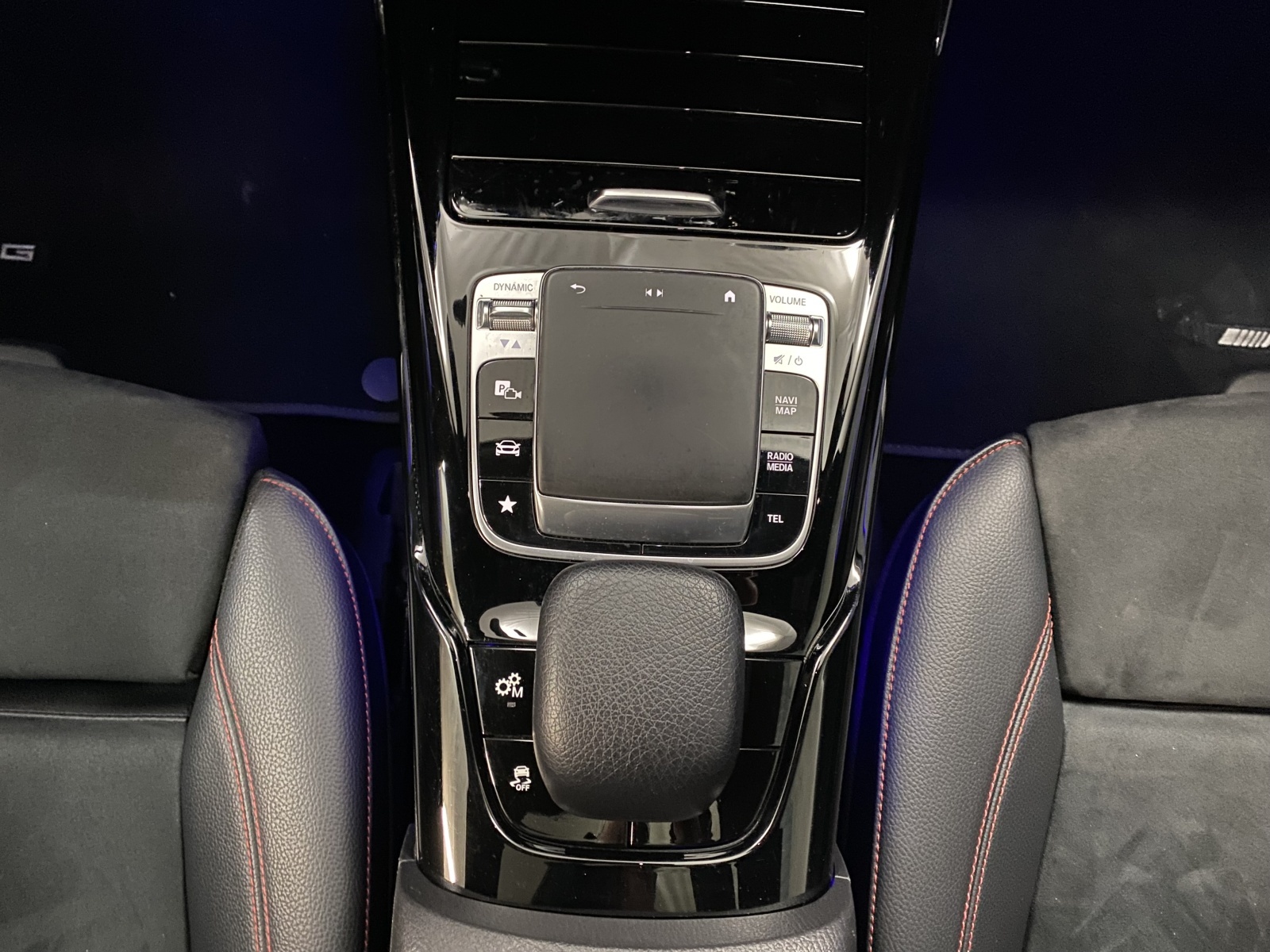 MERCEDES-BENZ CLA 35 AMG 4MATIC - 10