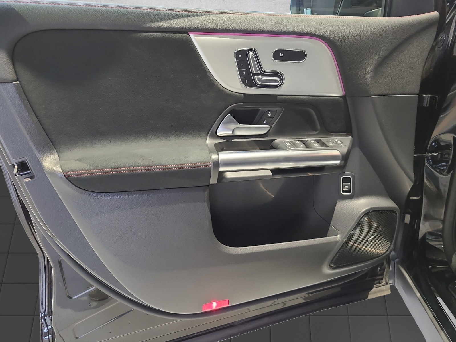 MERCEDES-BENZ EQA 350 AMG Line 4Matic - 9