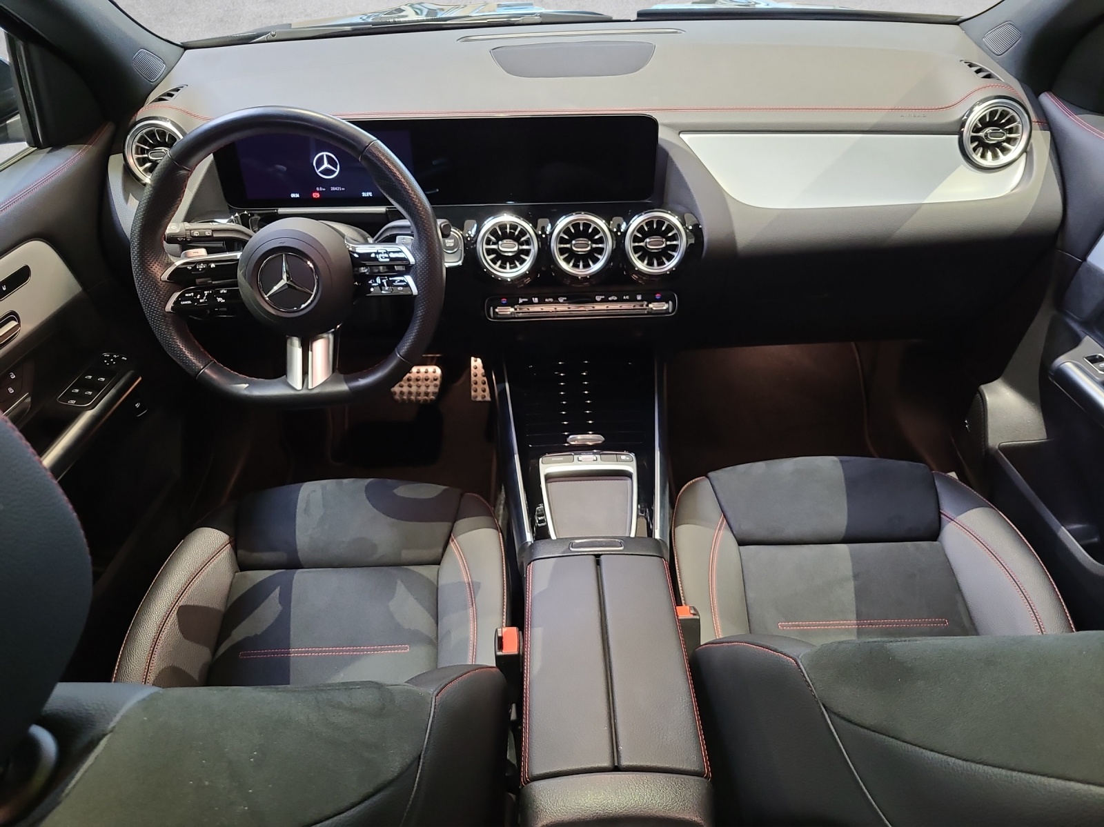 MERCEDES-BENZ EQA 350 AMG Line 4Matic - 12