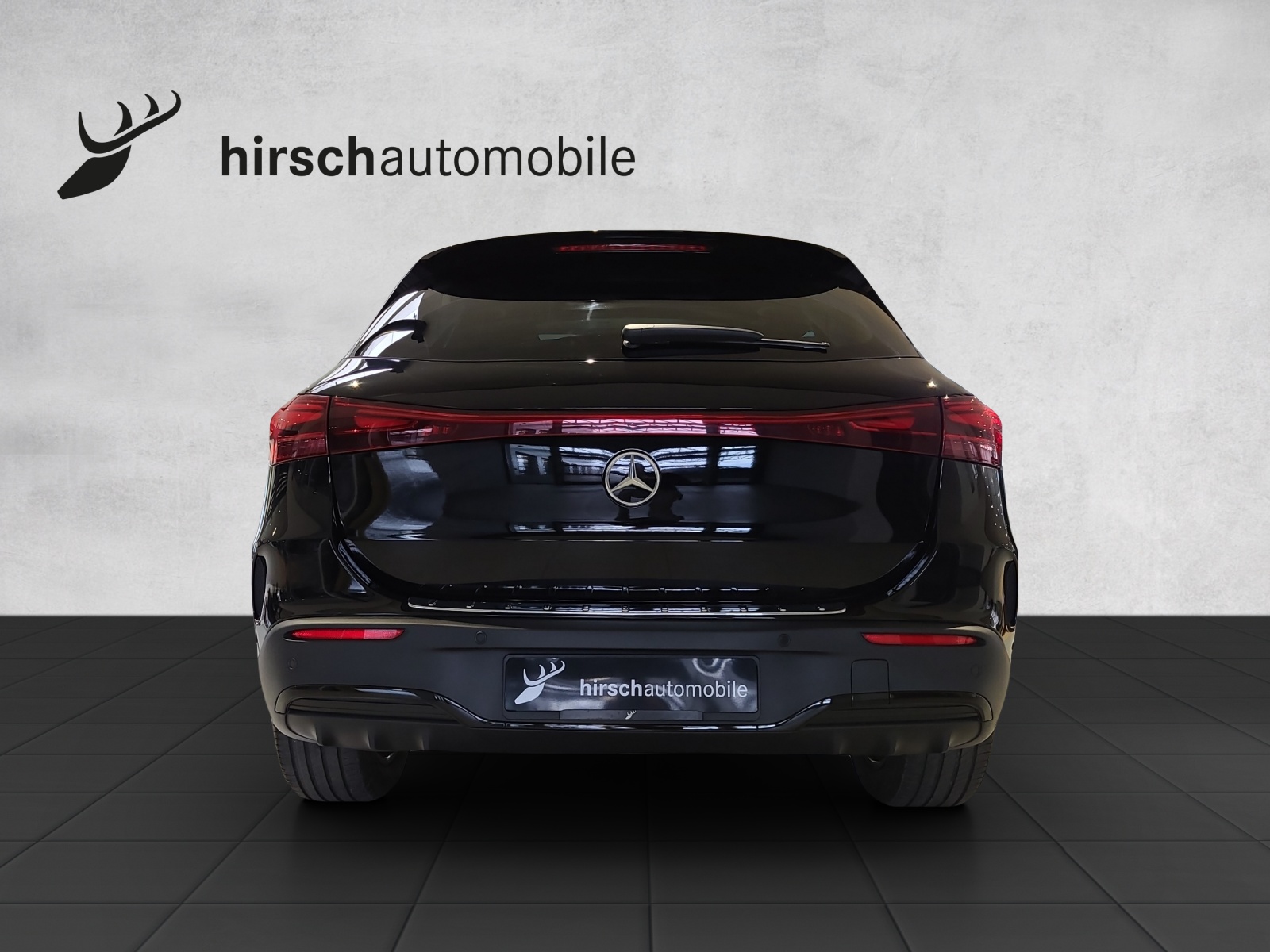 MERCEDES-BENZ EQA 350 AMG Line 4Matic - 3